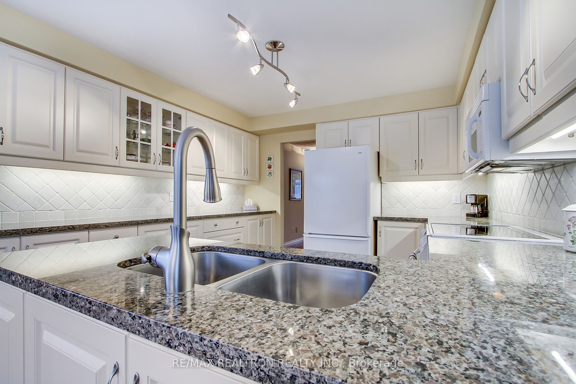 56 Ward Avenue