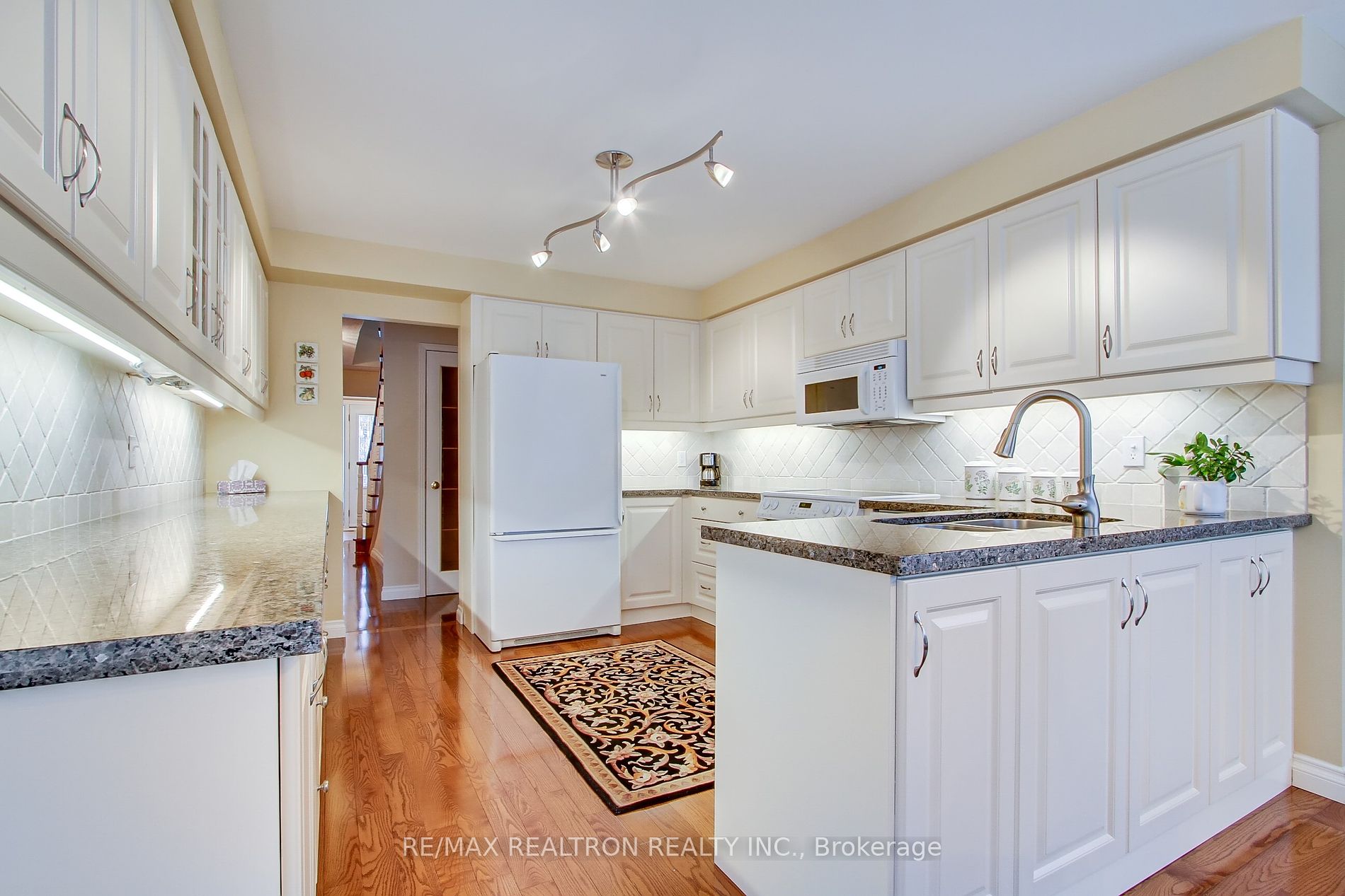 56 Ward Avenue