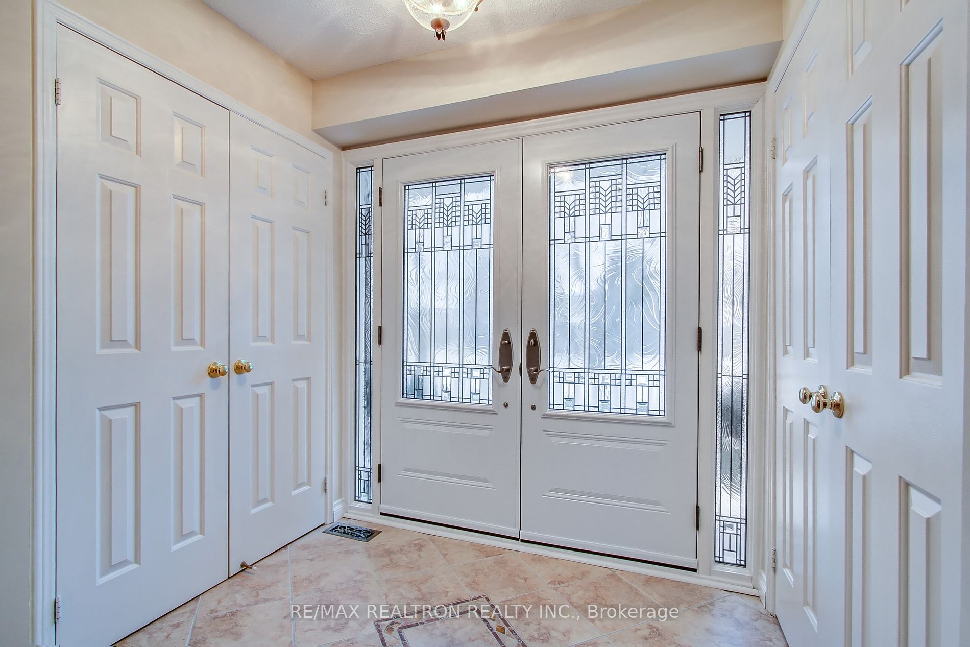 56 Ward Avenue