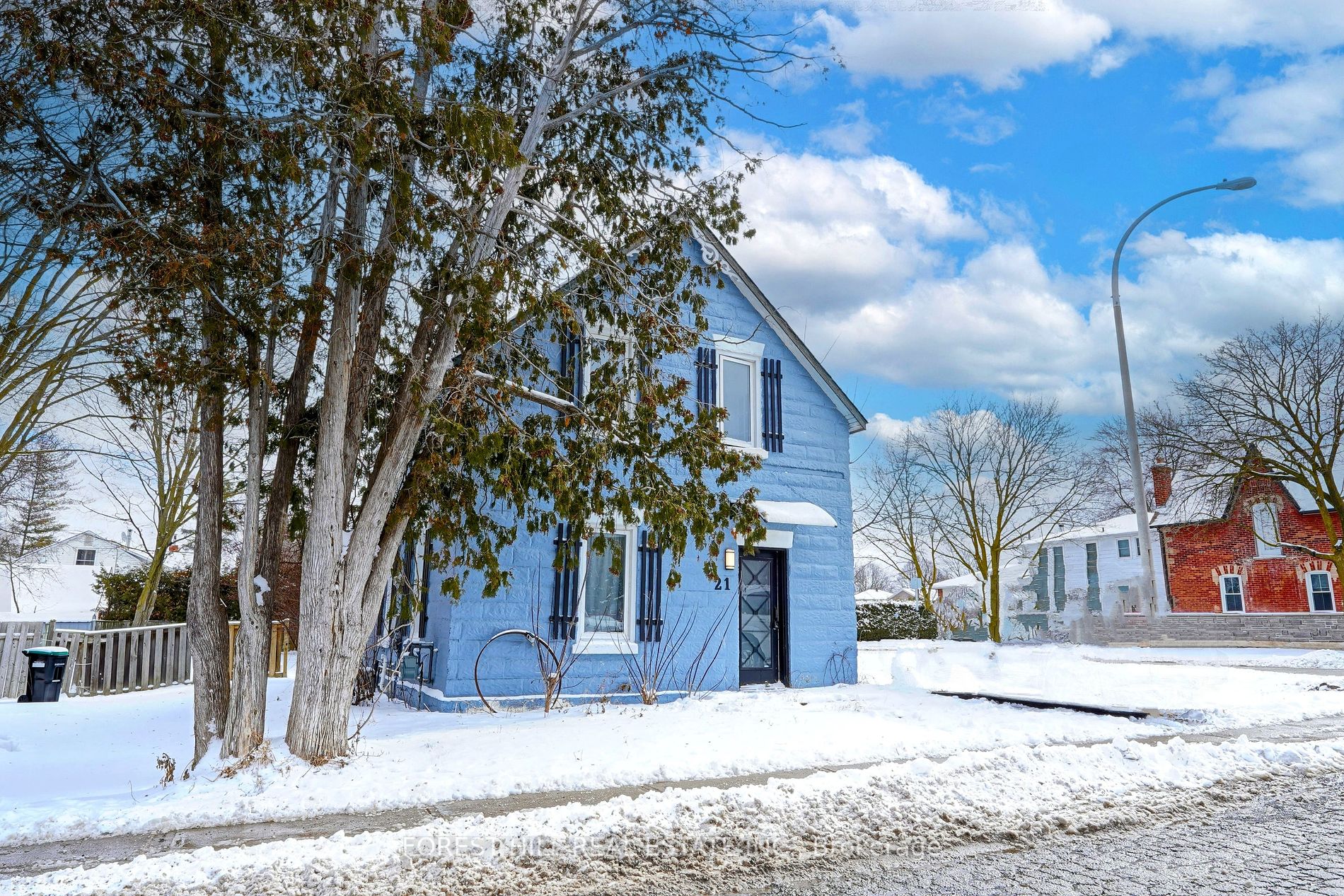 21 Forestell St