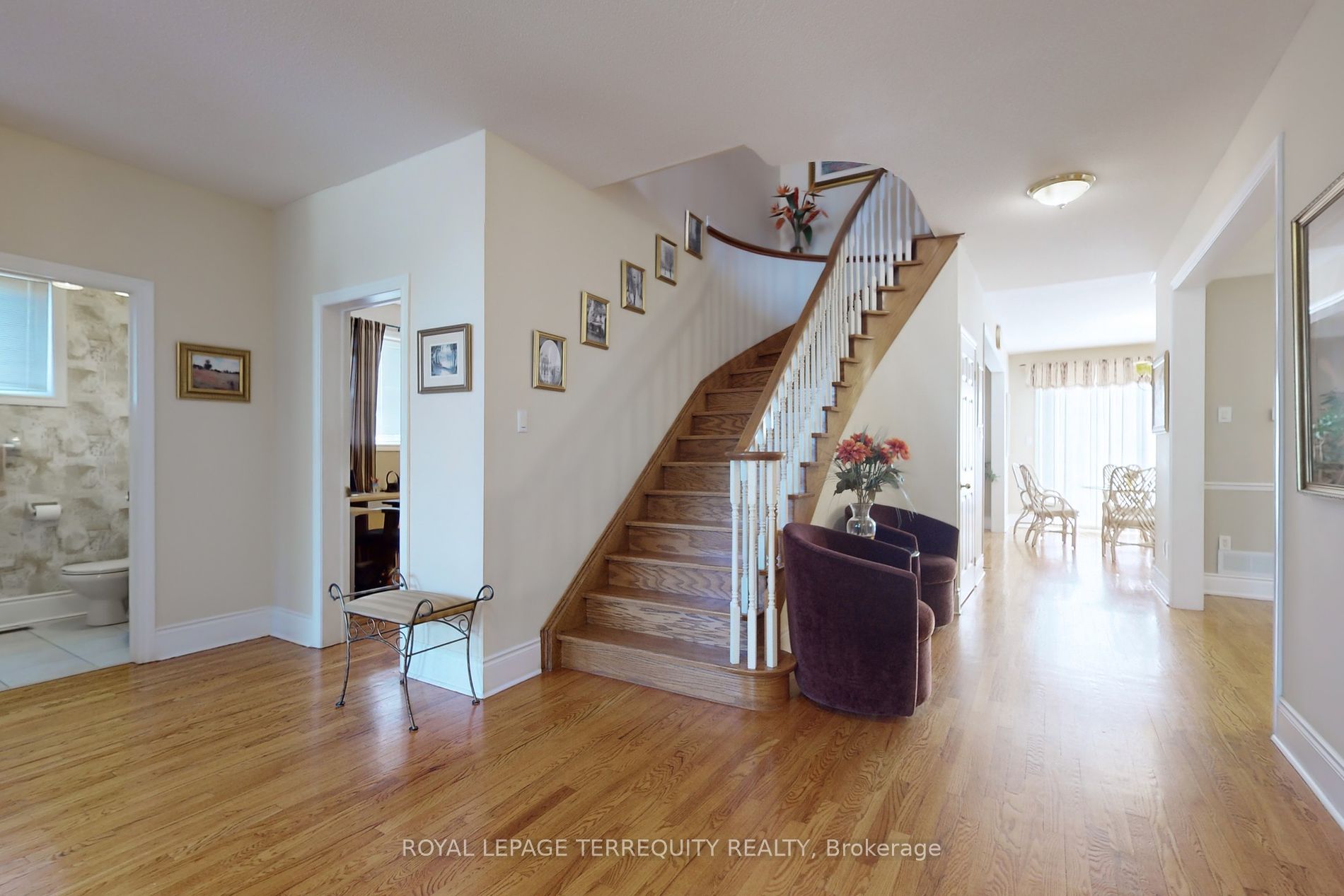 947 Northern Prospect Cres