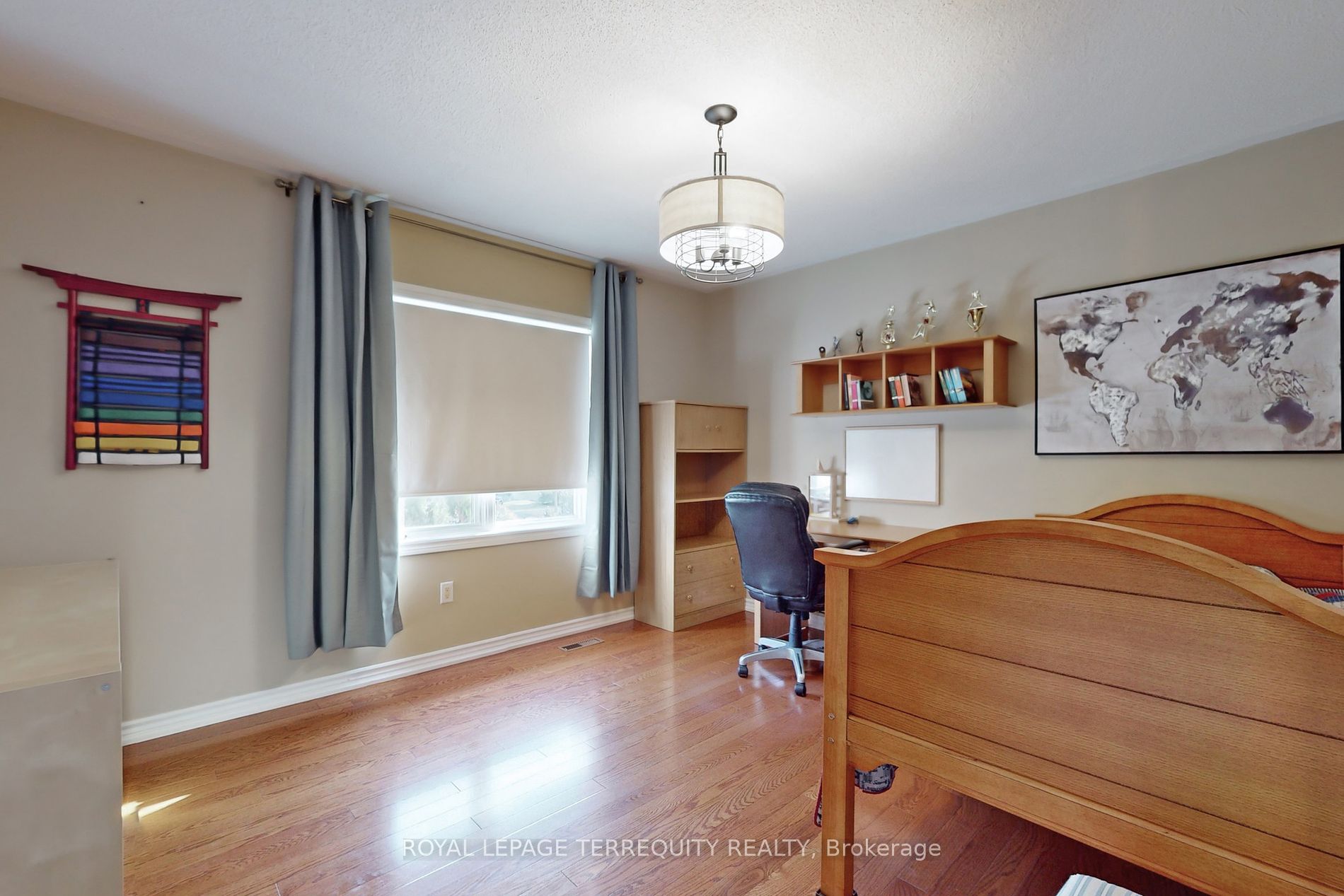 947 Northern Prospect Cres