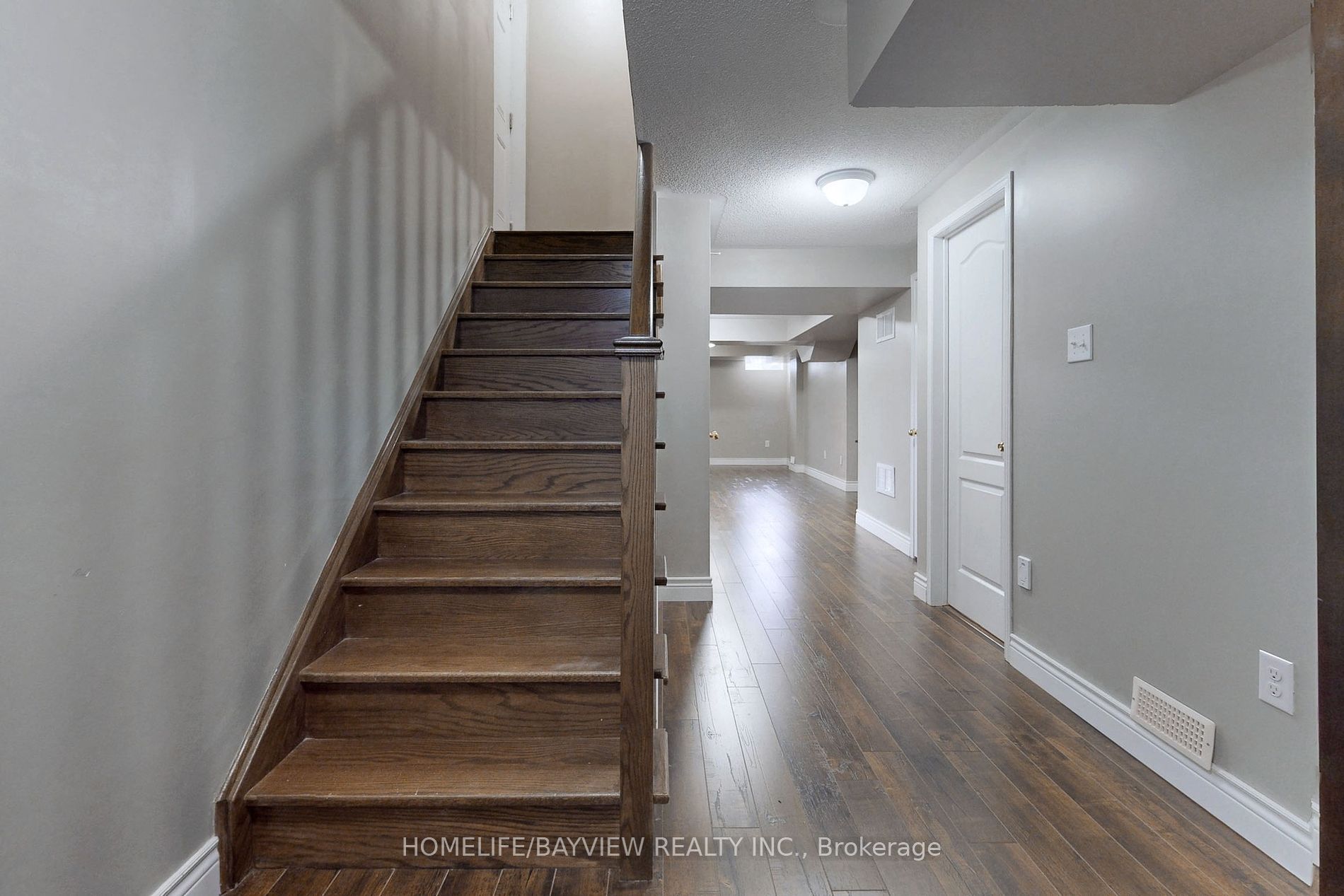 9 Summit Dr