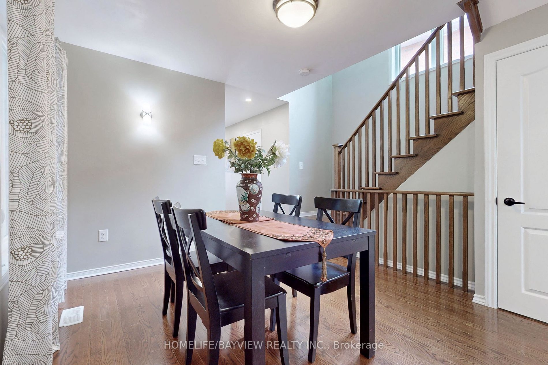 9 Summit Dr