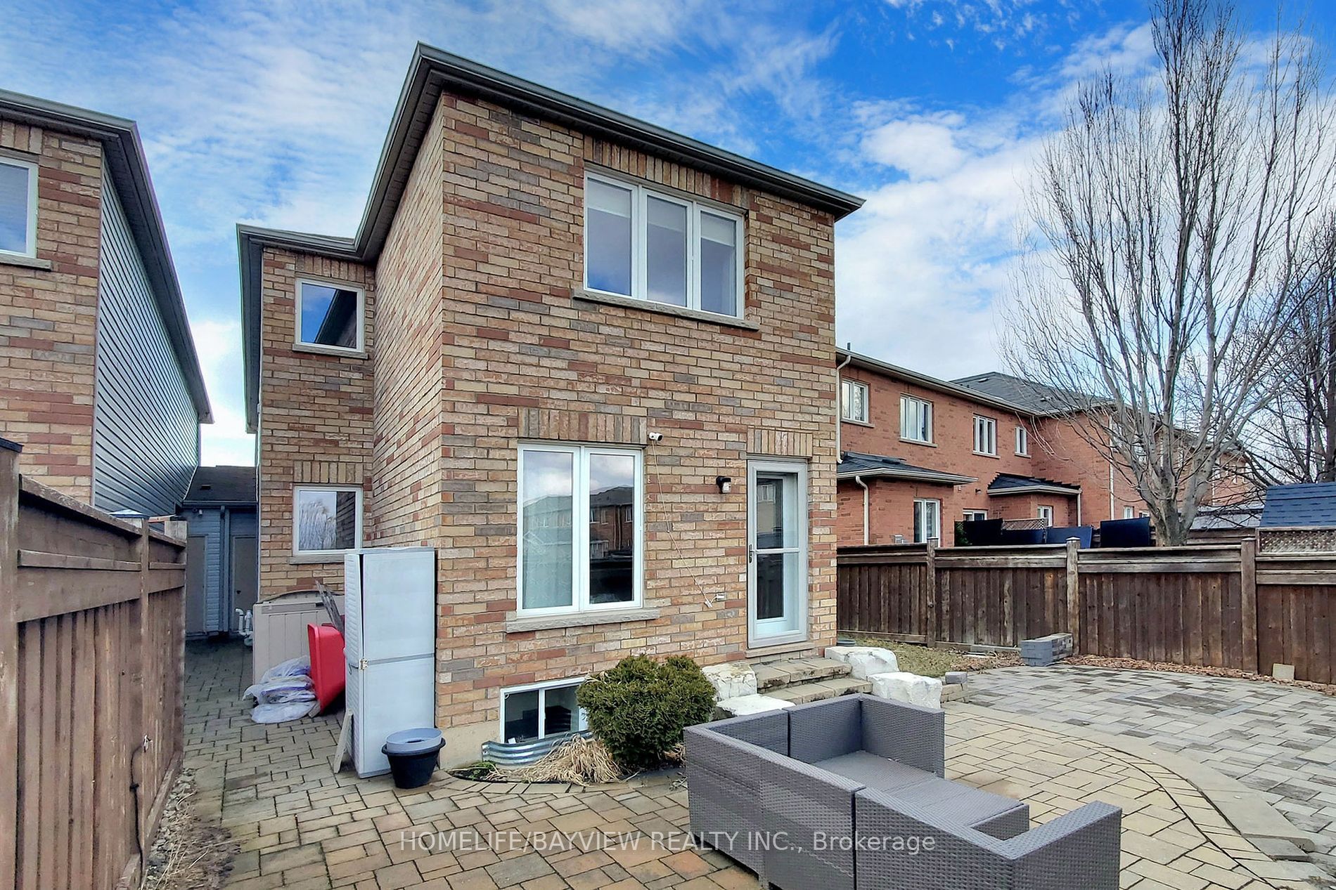 9 Summit Dr