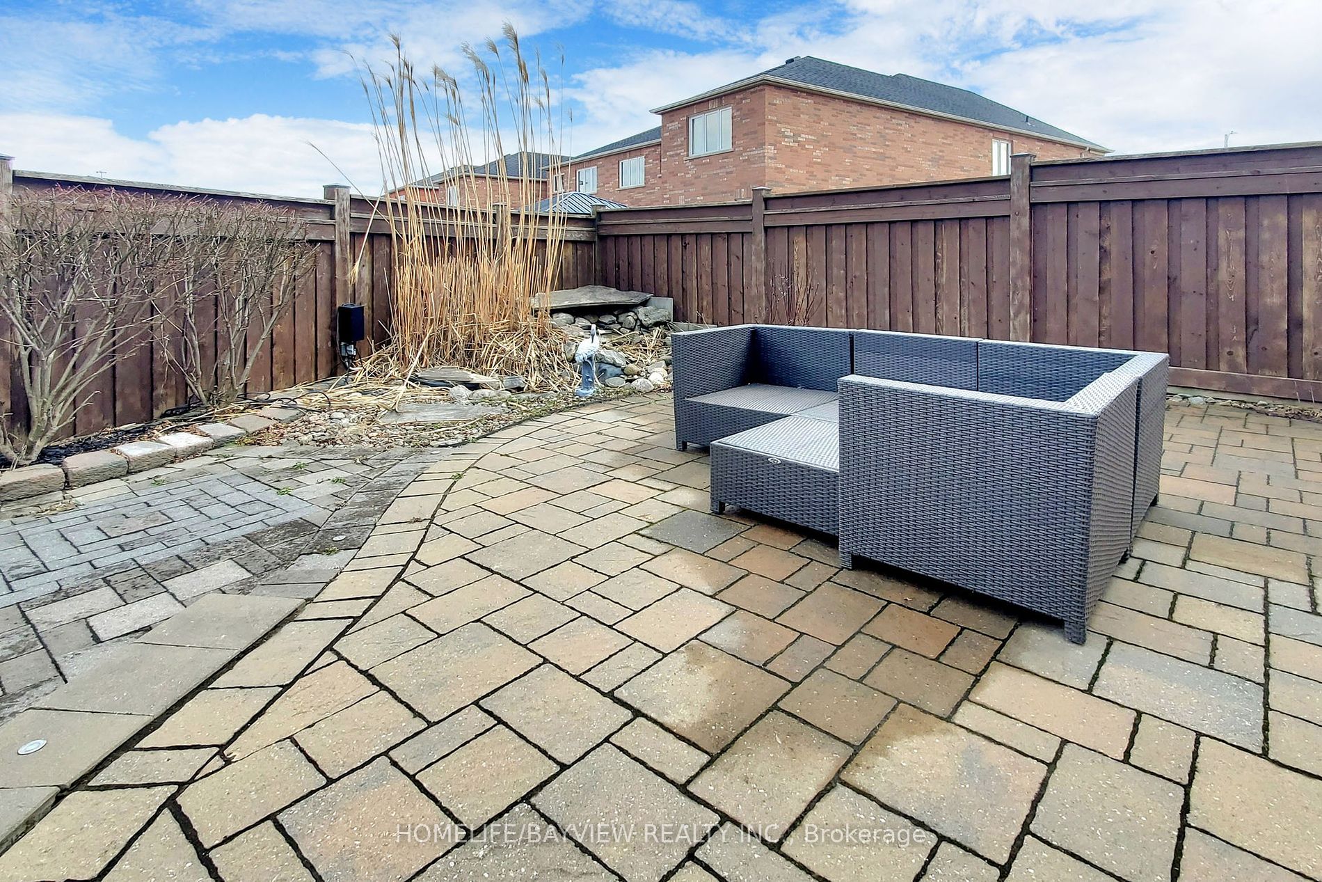 9 Summit Dr