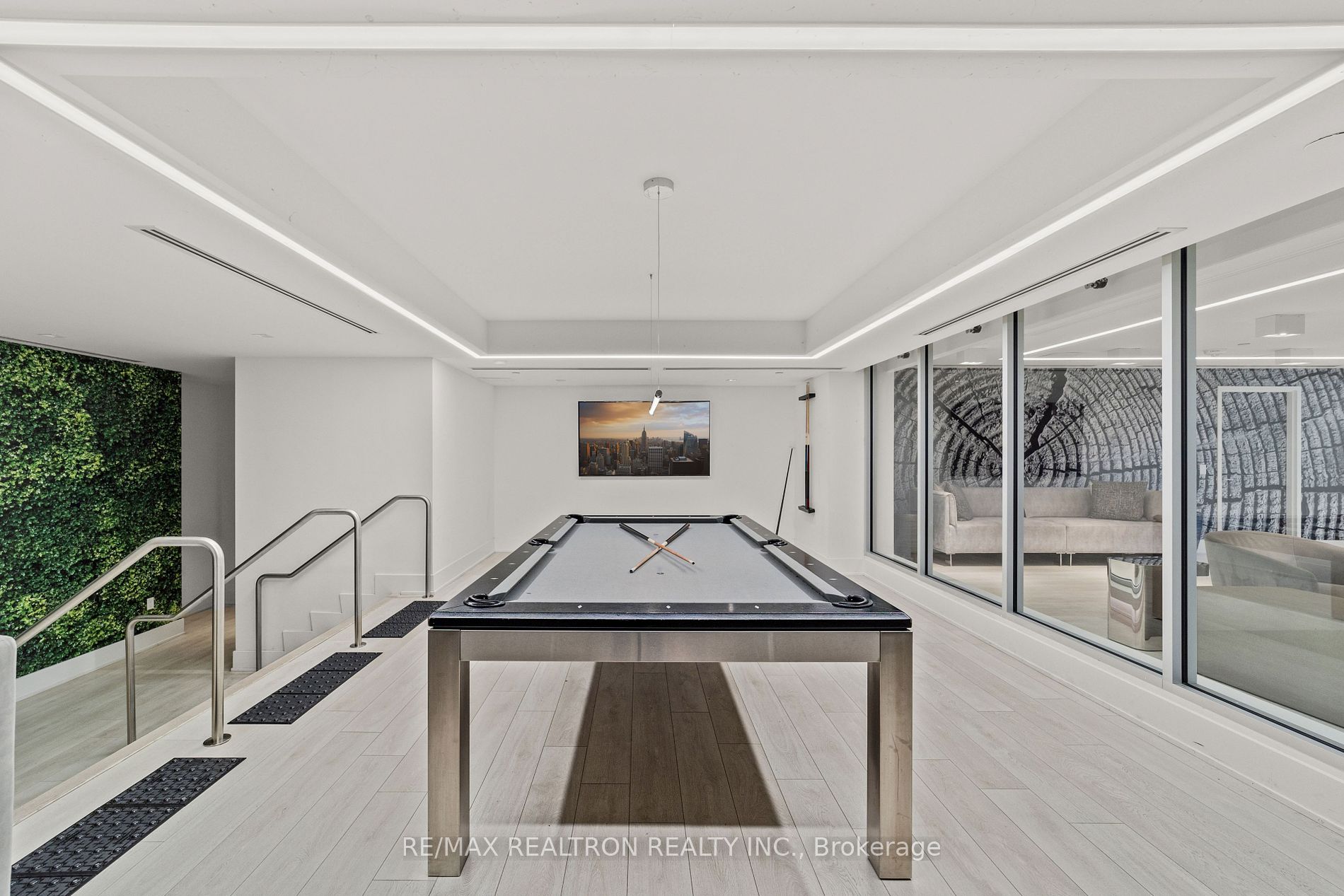 2916 Highway 7 Rd E, #303