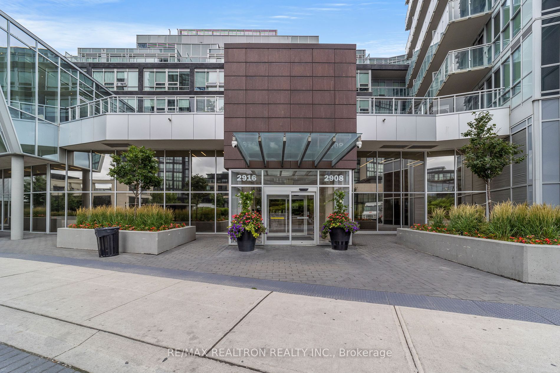 2916 Highway 7 Rd E, #303