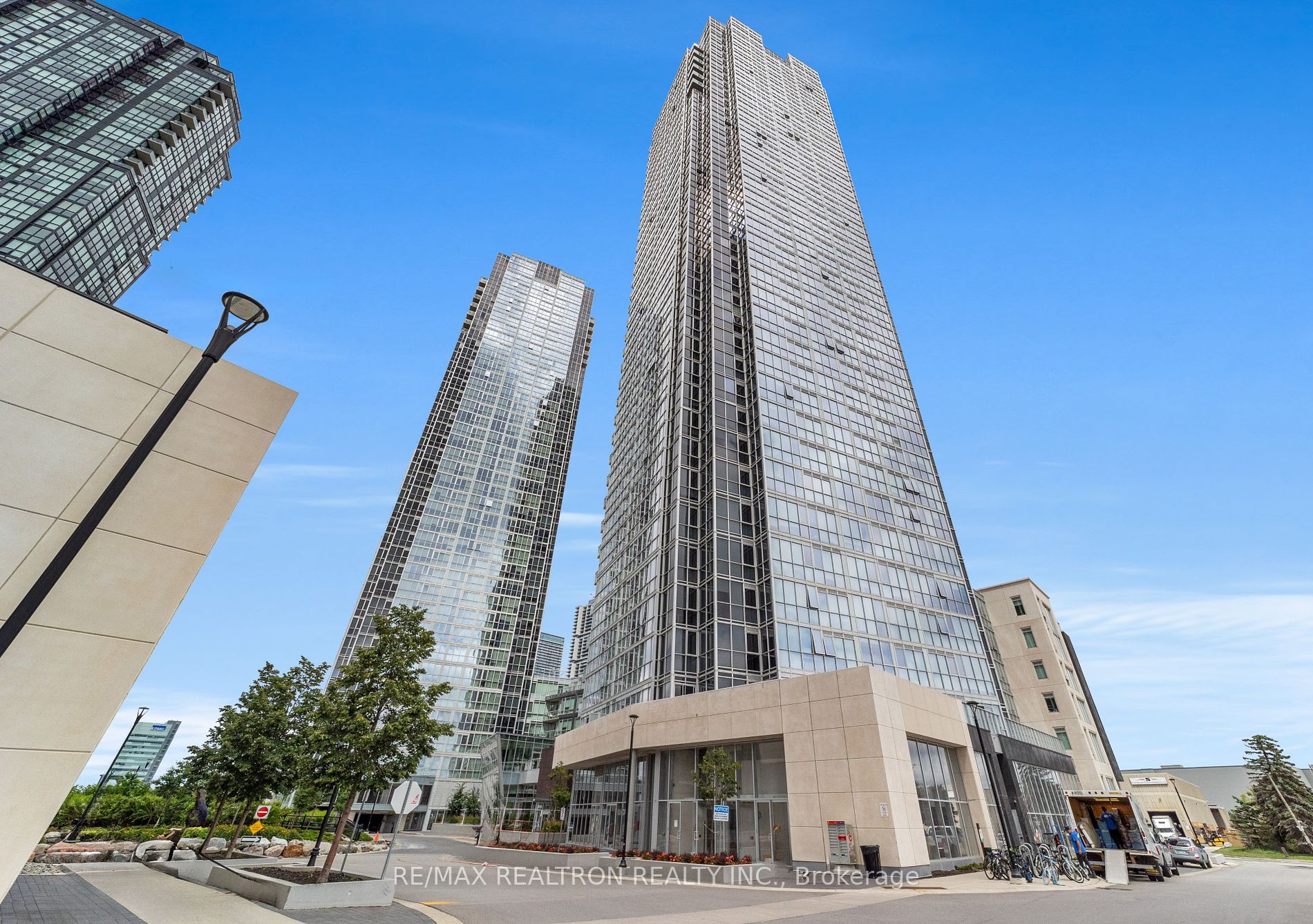 2916 Highway 7 Rd E, #303