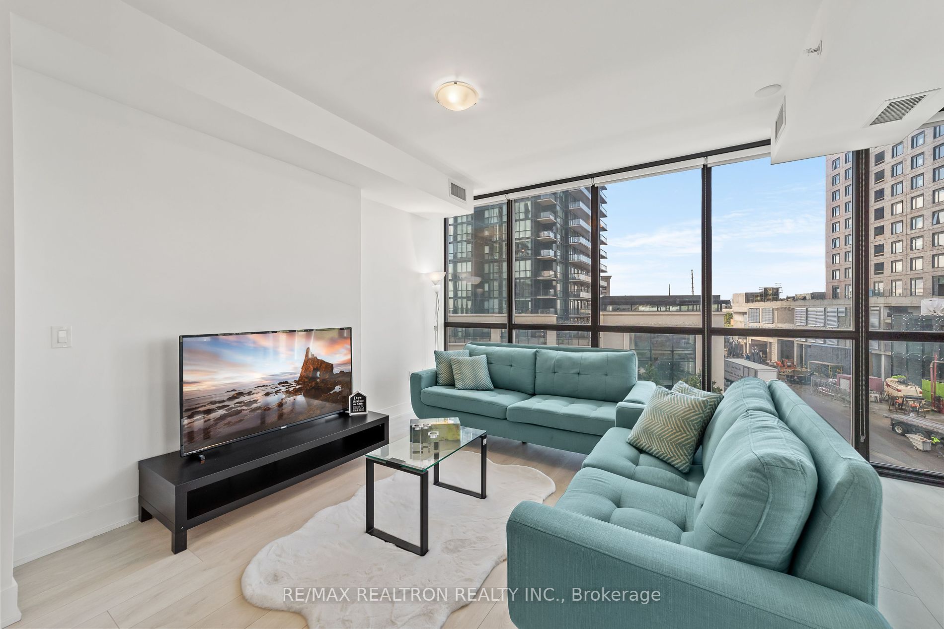 2916 Highway 7 Rd E, #303