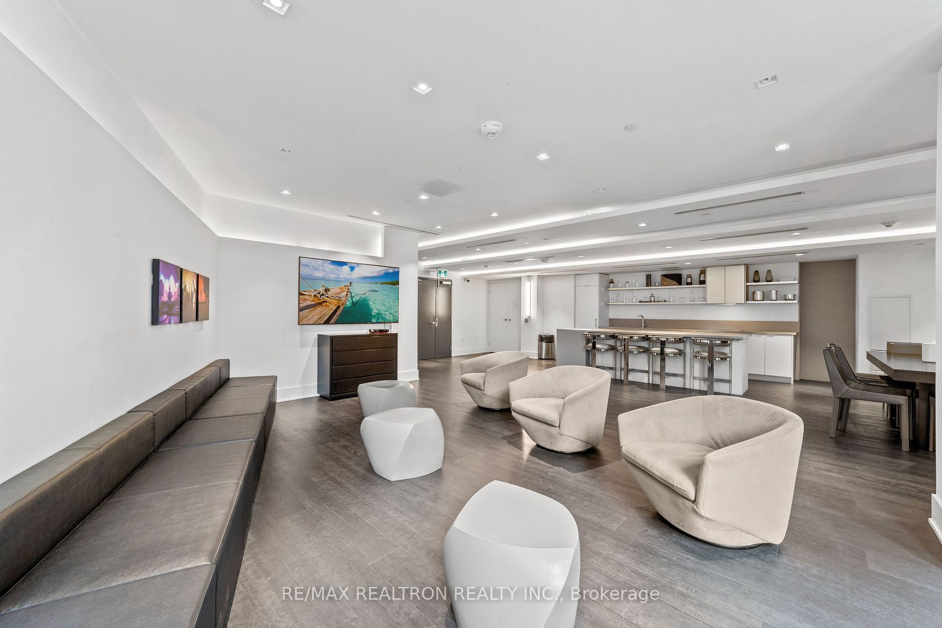 2916 Highway 7 Rd E, #303