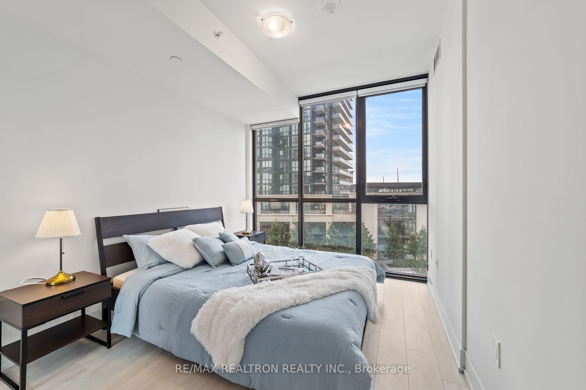 2916 Highway 7 Rd E, #303