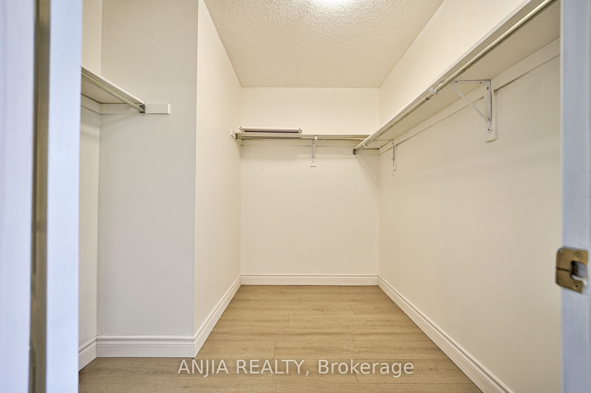 98 Edward Jeffreys Ave
