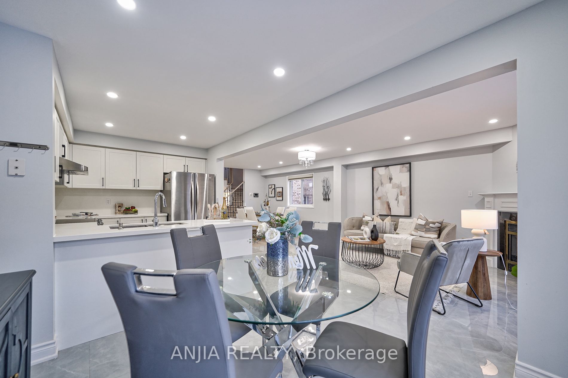 98 Edward Jeffreys Ave