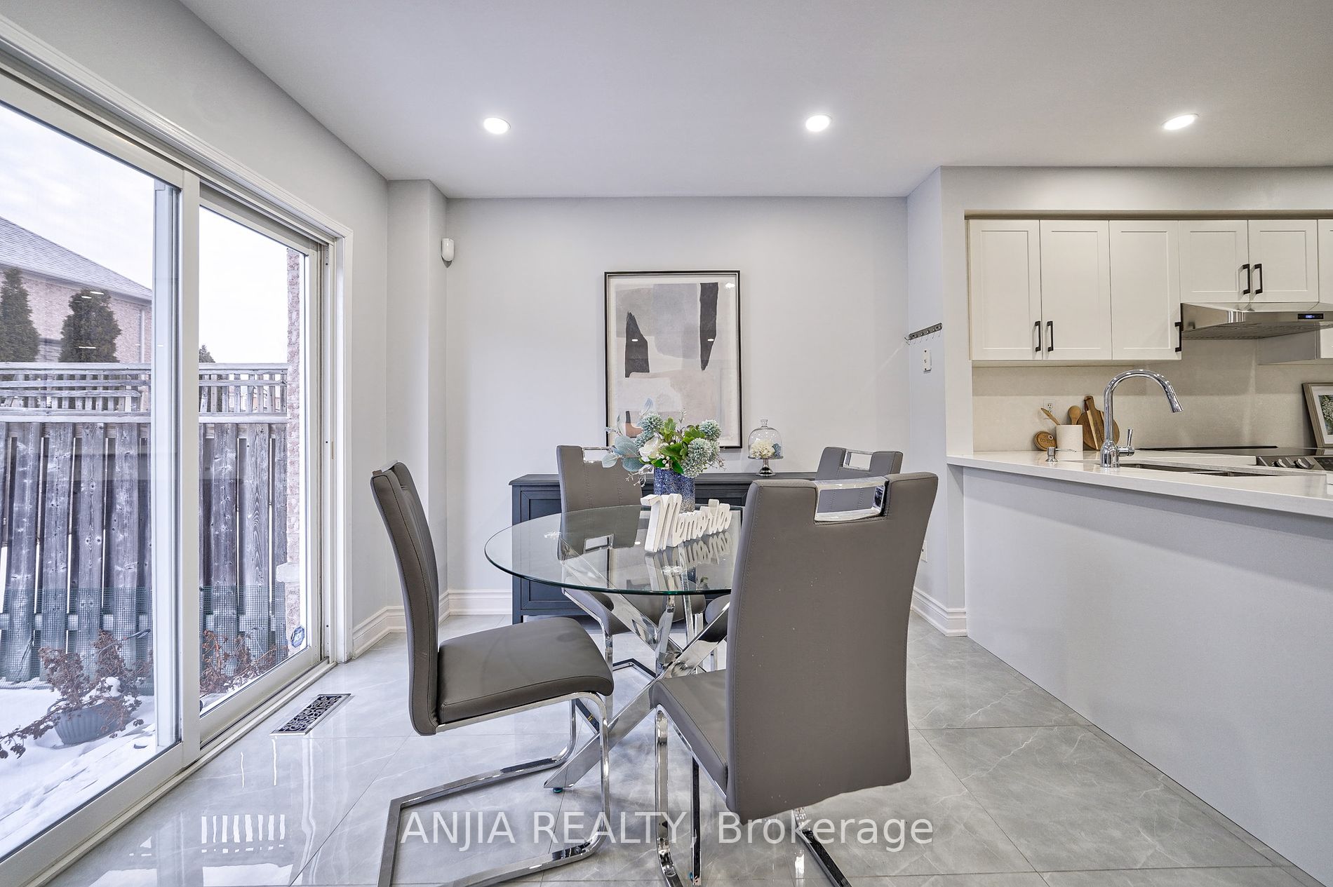 98 Edward Jeffreys Ave
