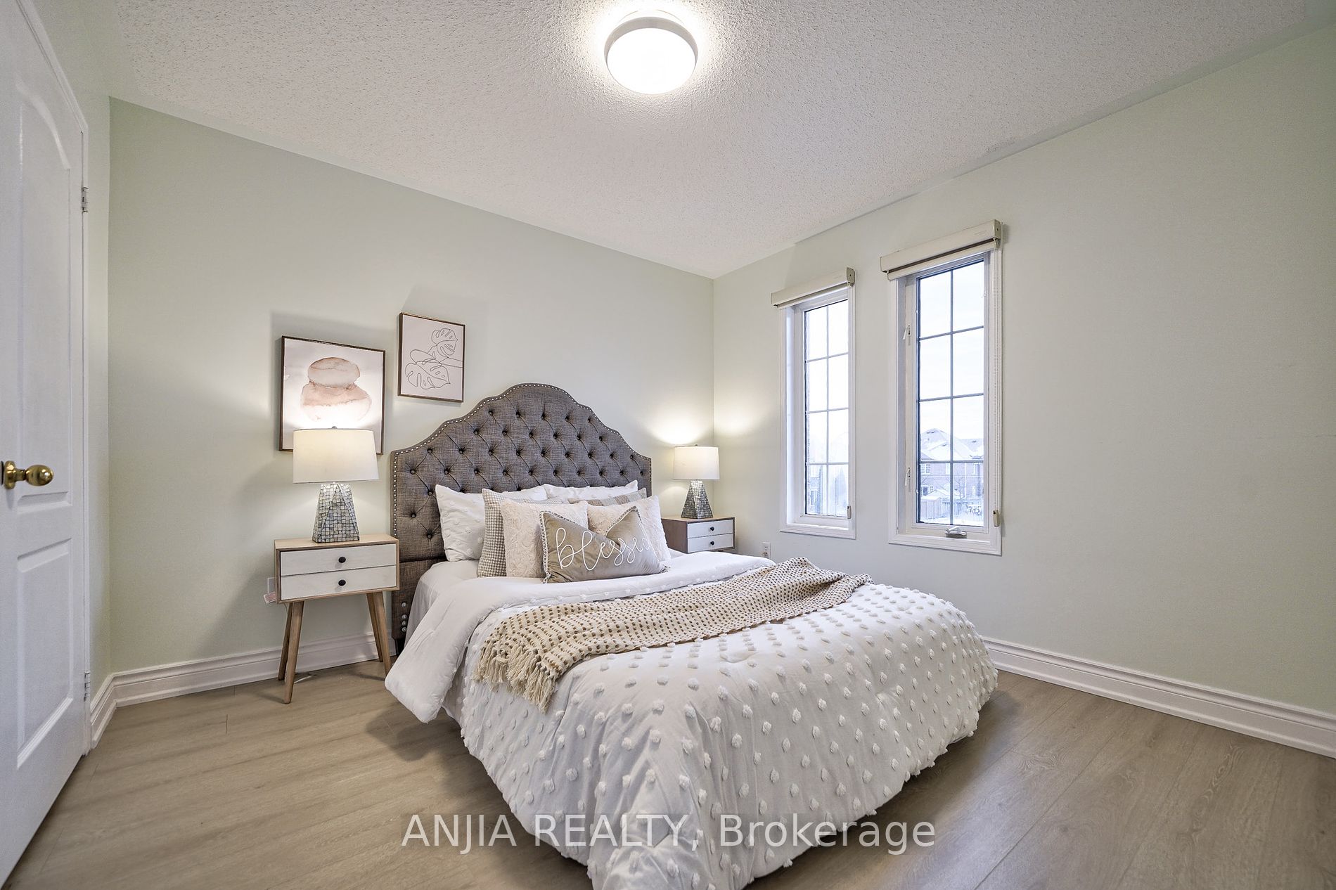 98 Edward Jeffreys Ave