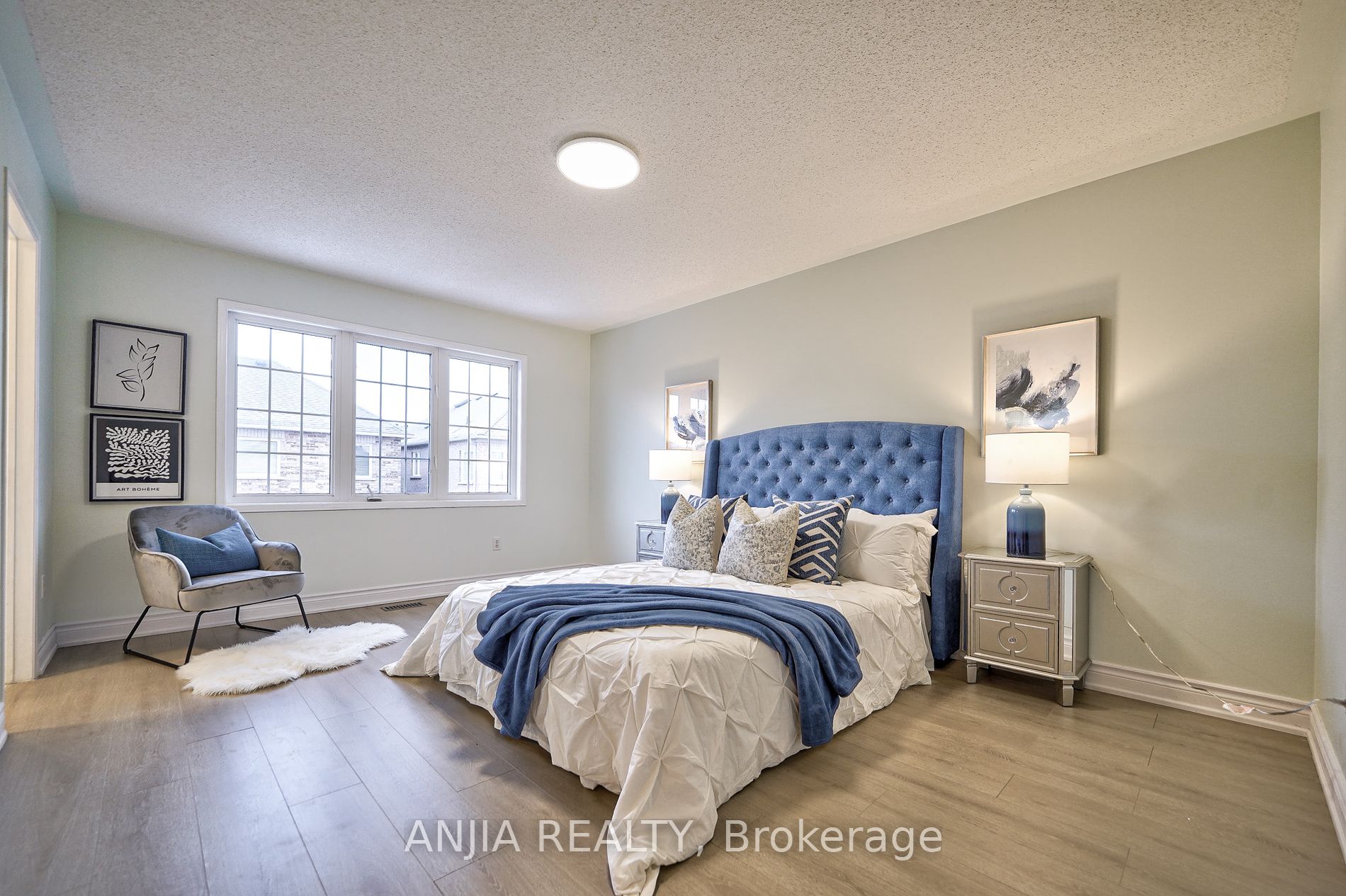 98 Edward Jeffreys Ave