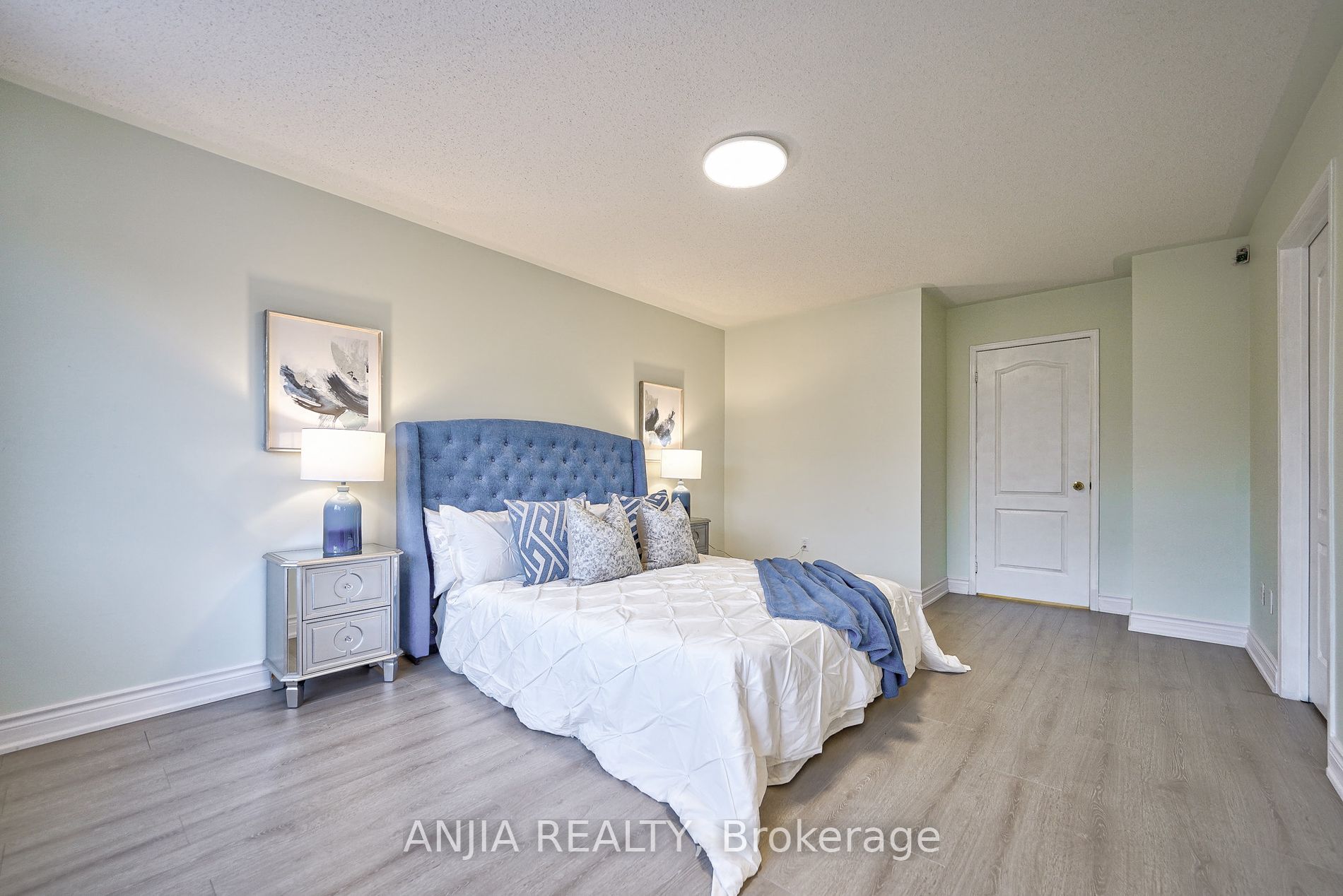 98 Edward Jeffreys Ave