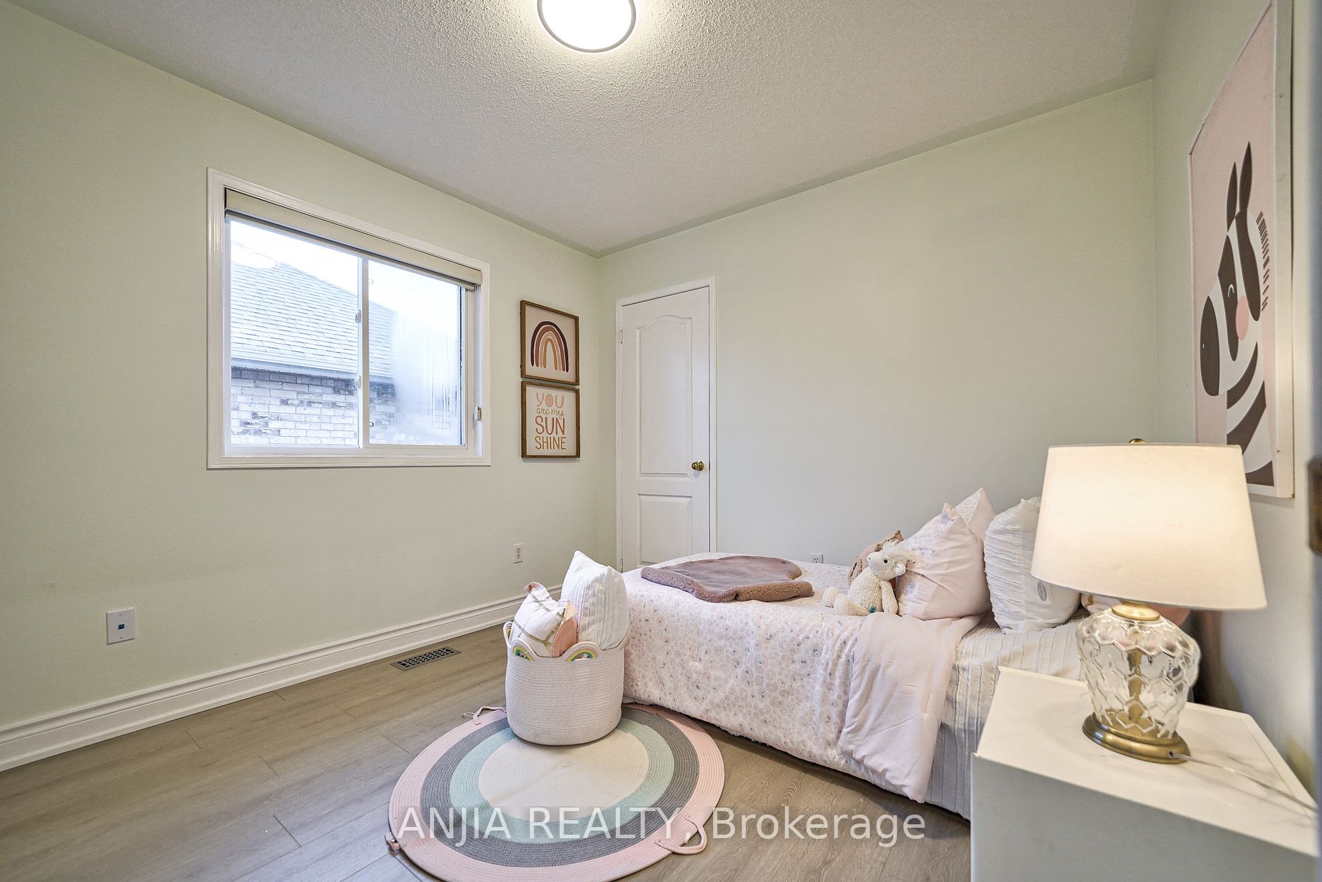 98 Edward Jeffreys Ave