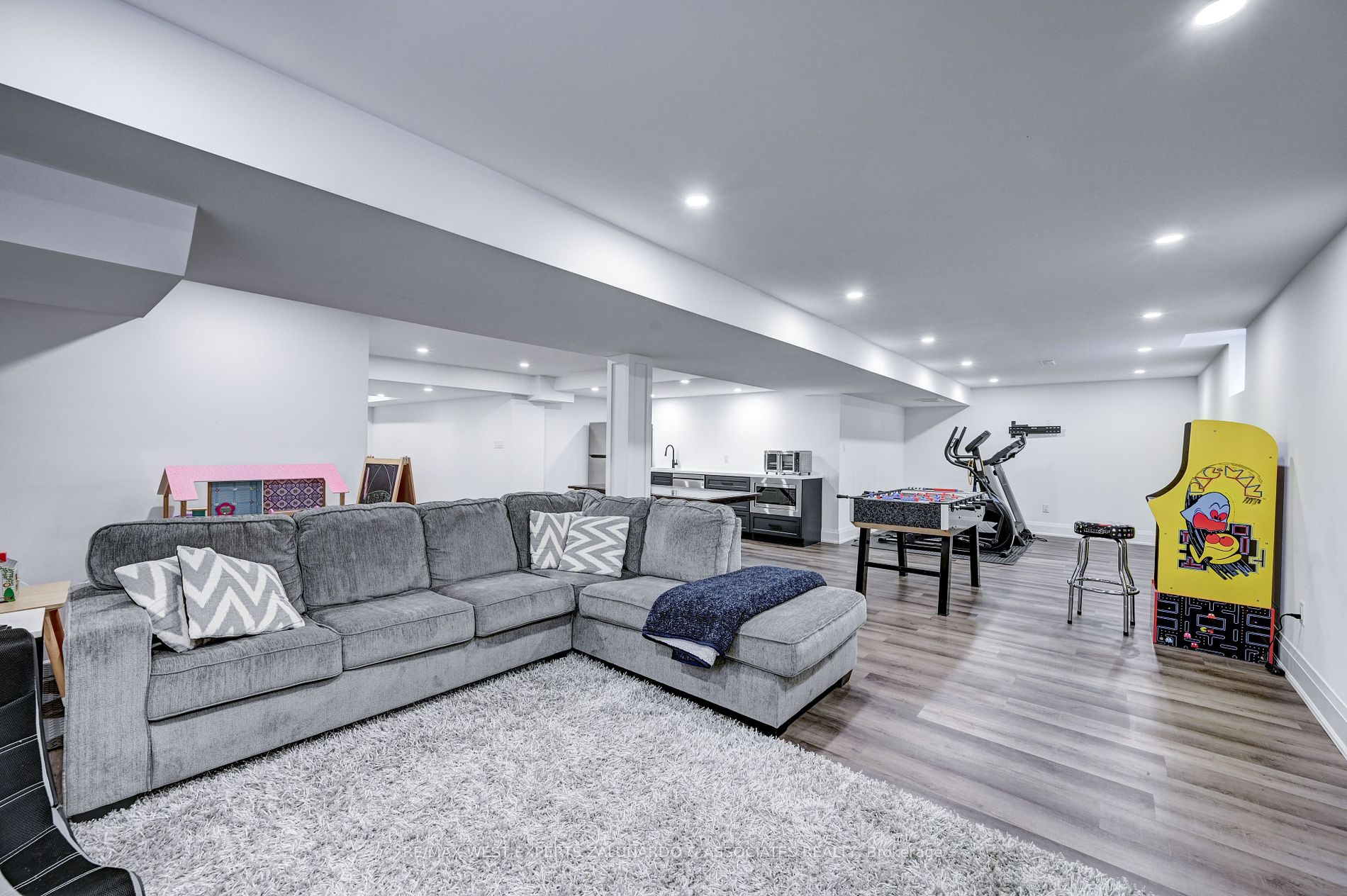 9 Jenkins Ave