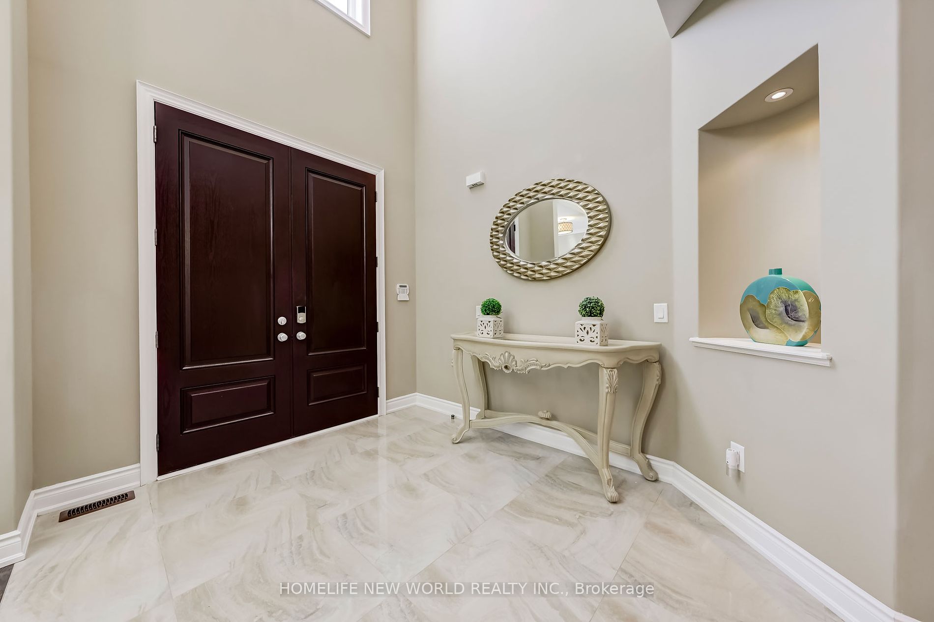 182 Heintzman Cres