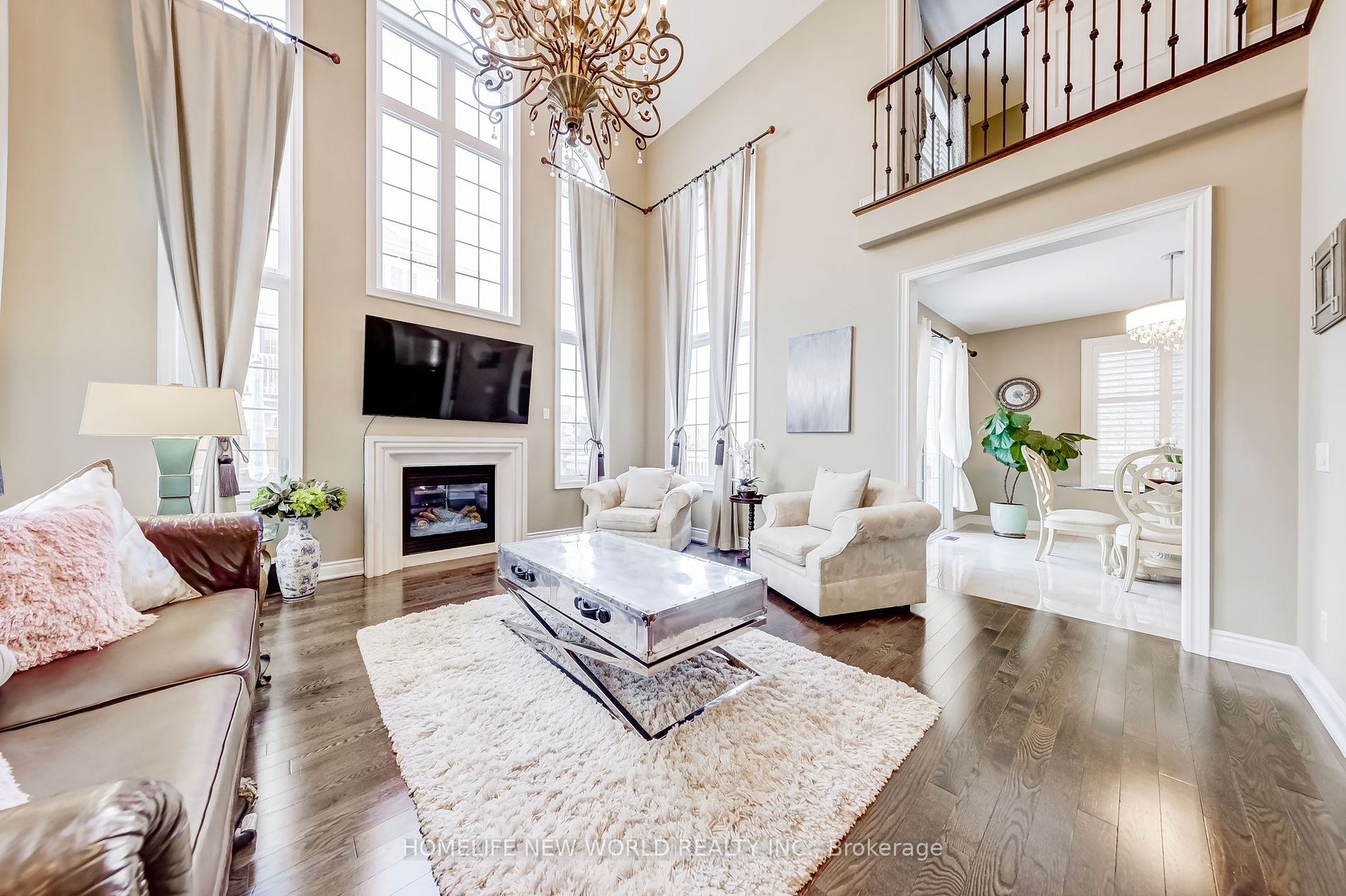182 Heintzman Cres