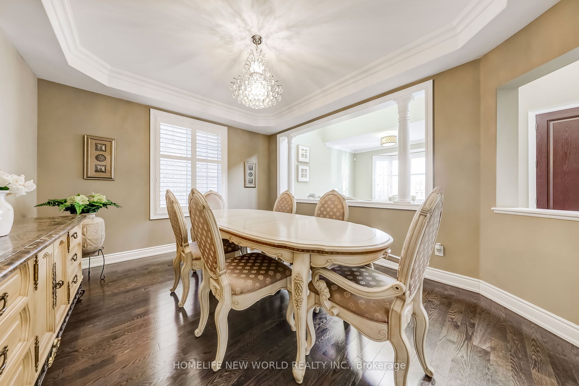 182 Heintzman Cres