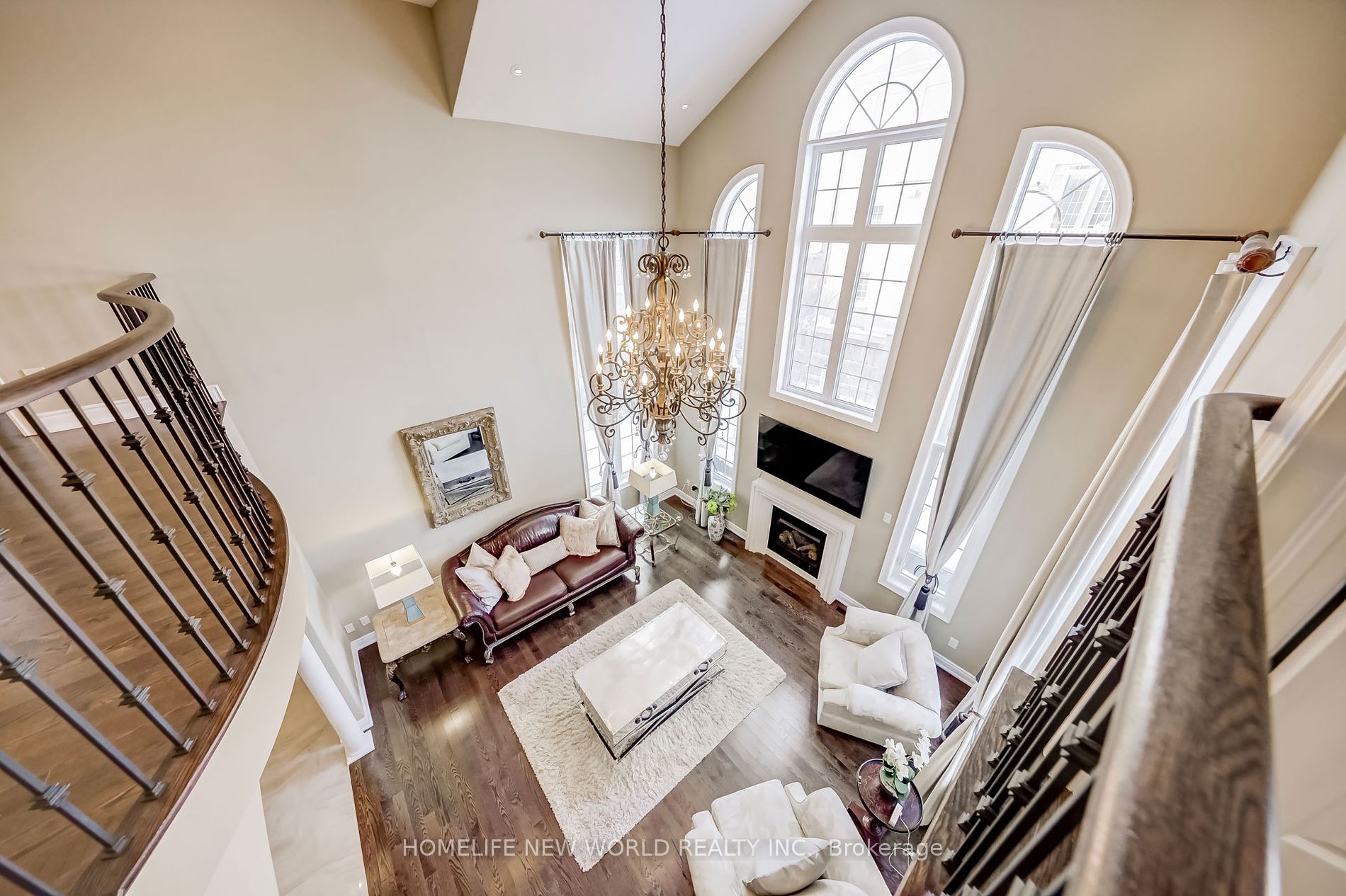 182 Heintzman Cres