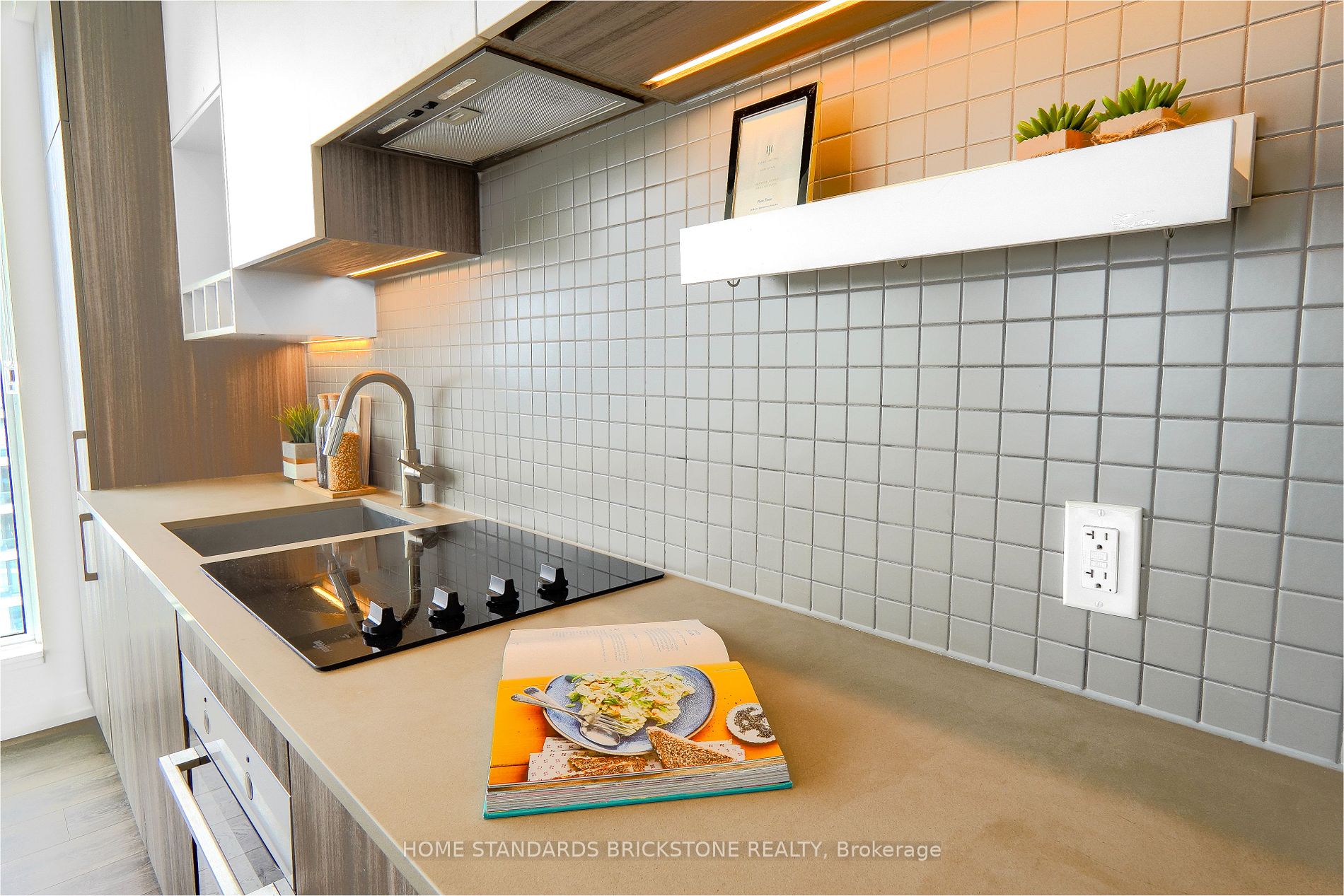 898 Portage Parkway, #4502