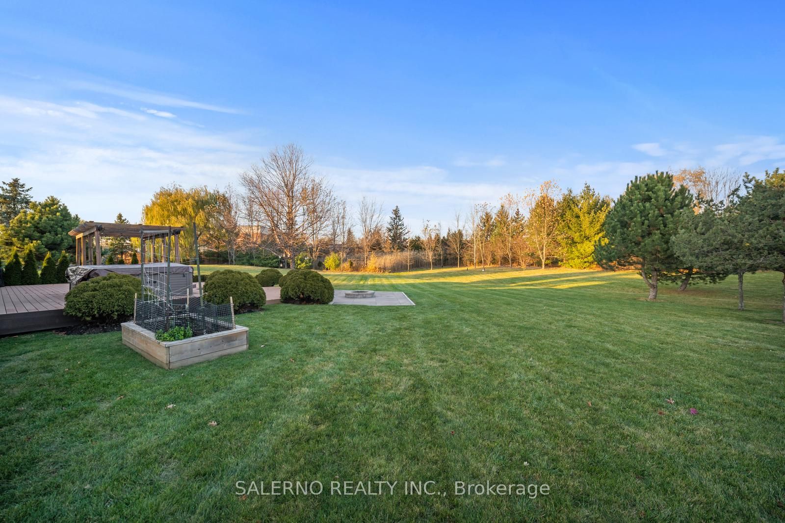10 Farmcrest Court