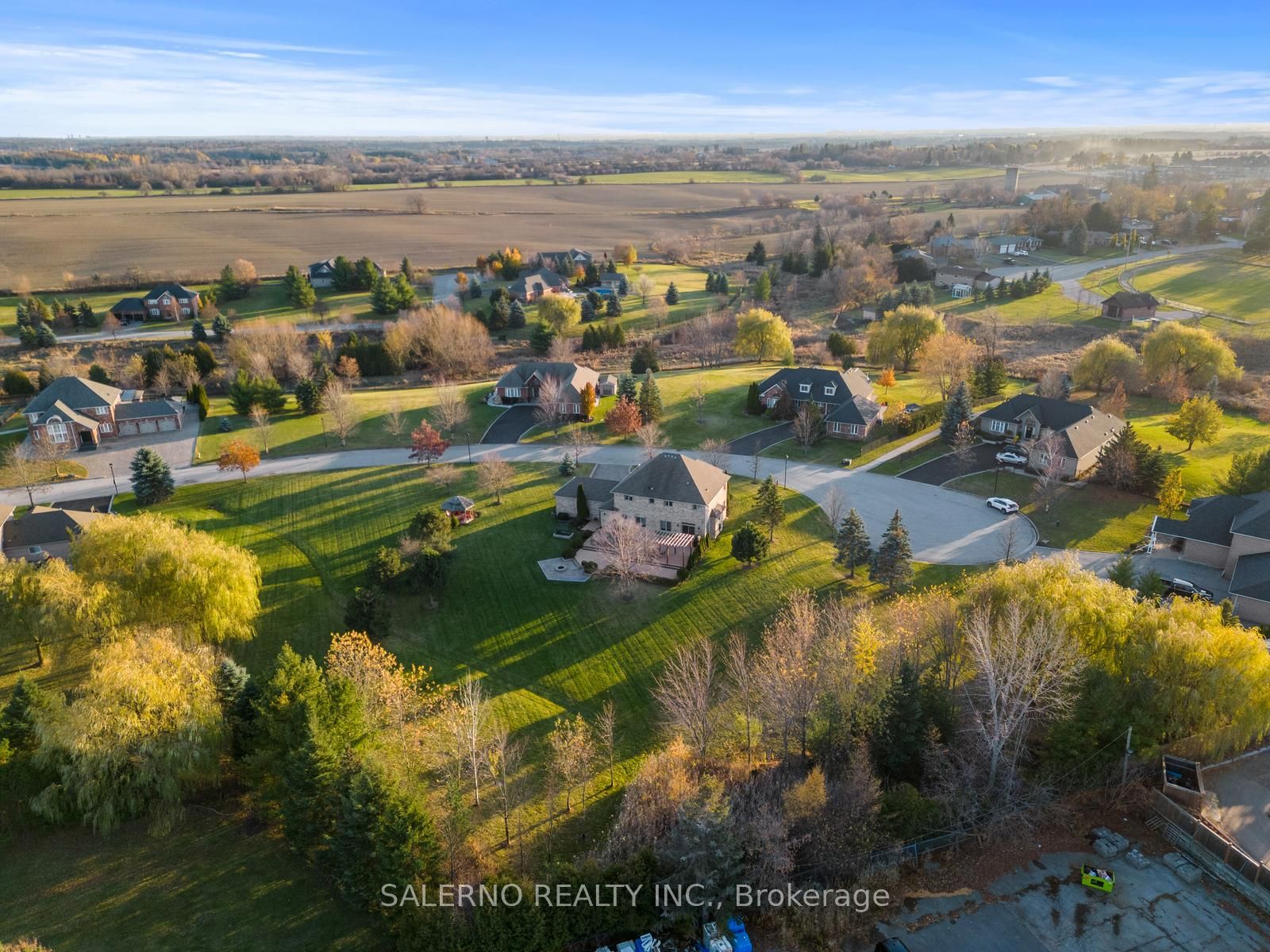 10 Farmcrest Court