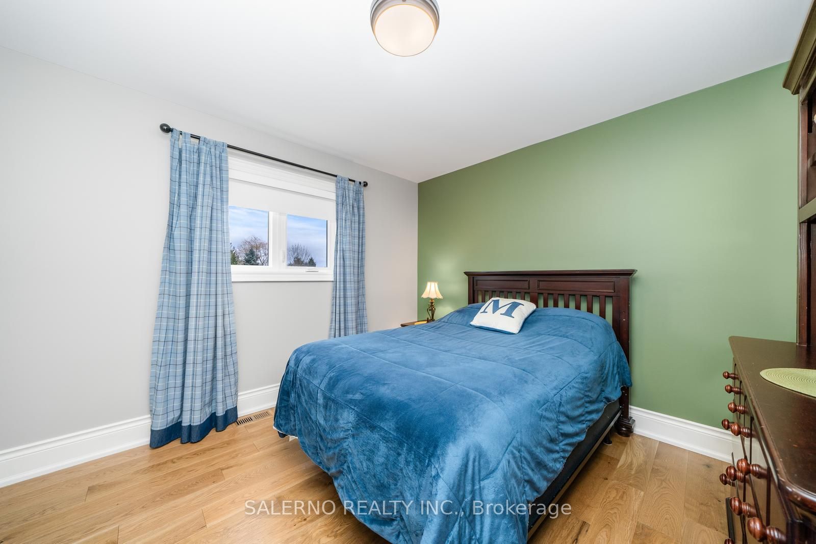 10 Farmcrest Court