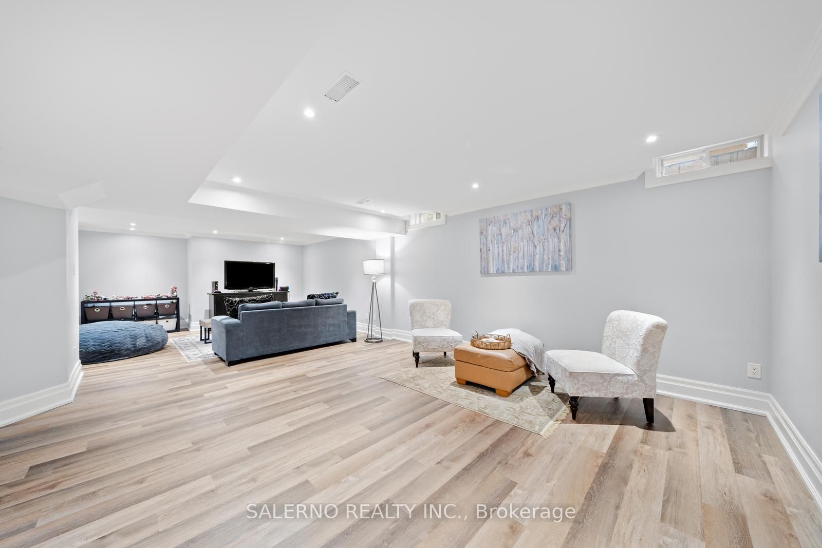 10 Farmcrest Court