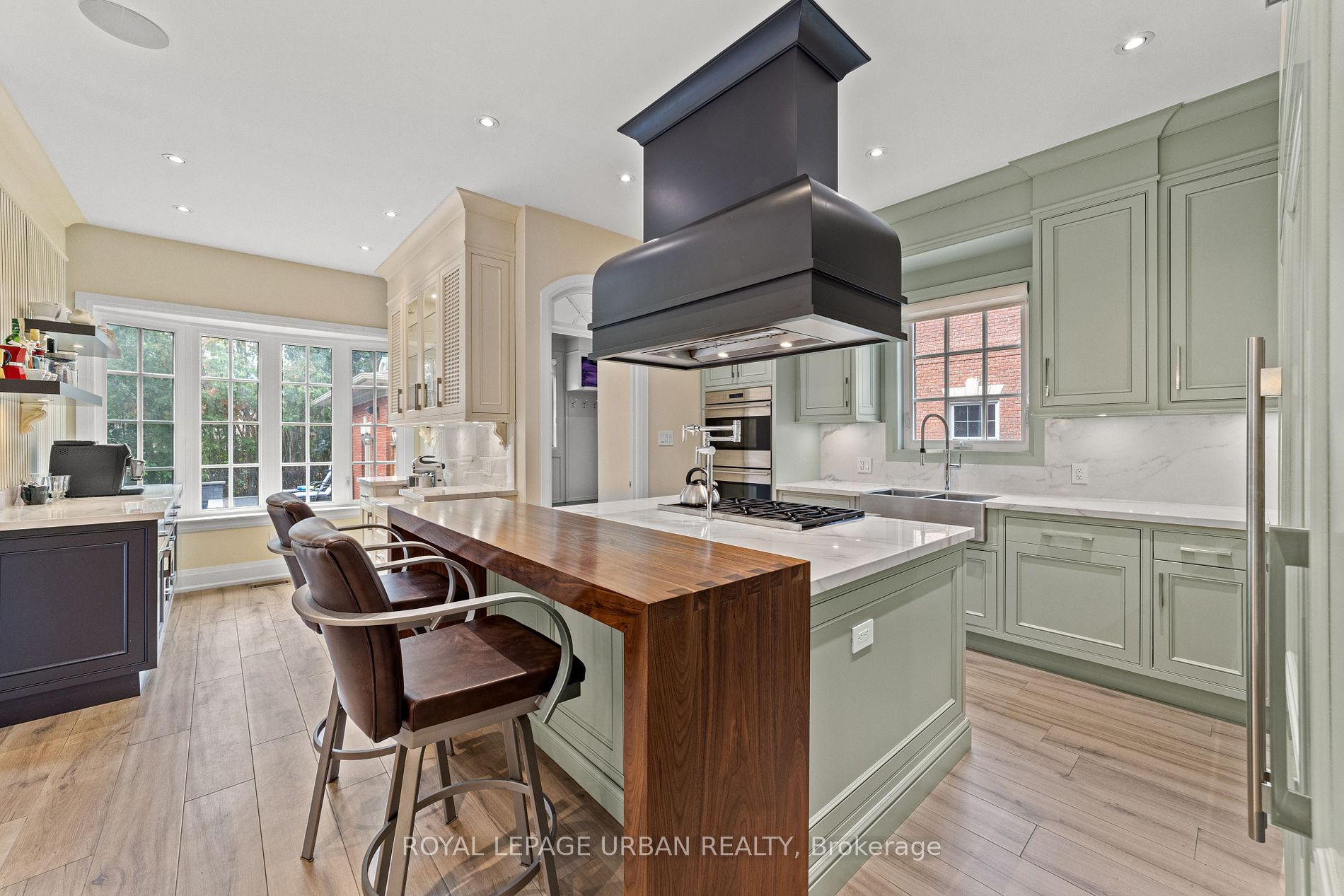 35 Willett Crescent