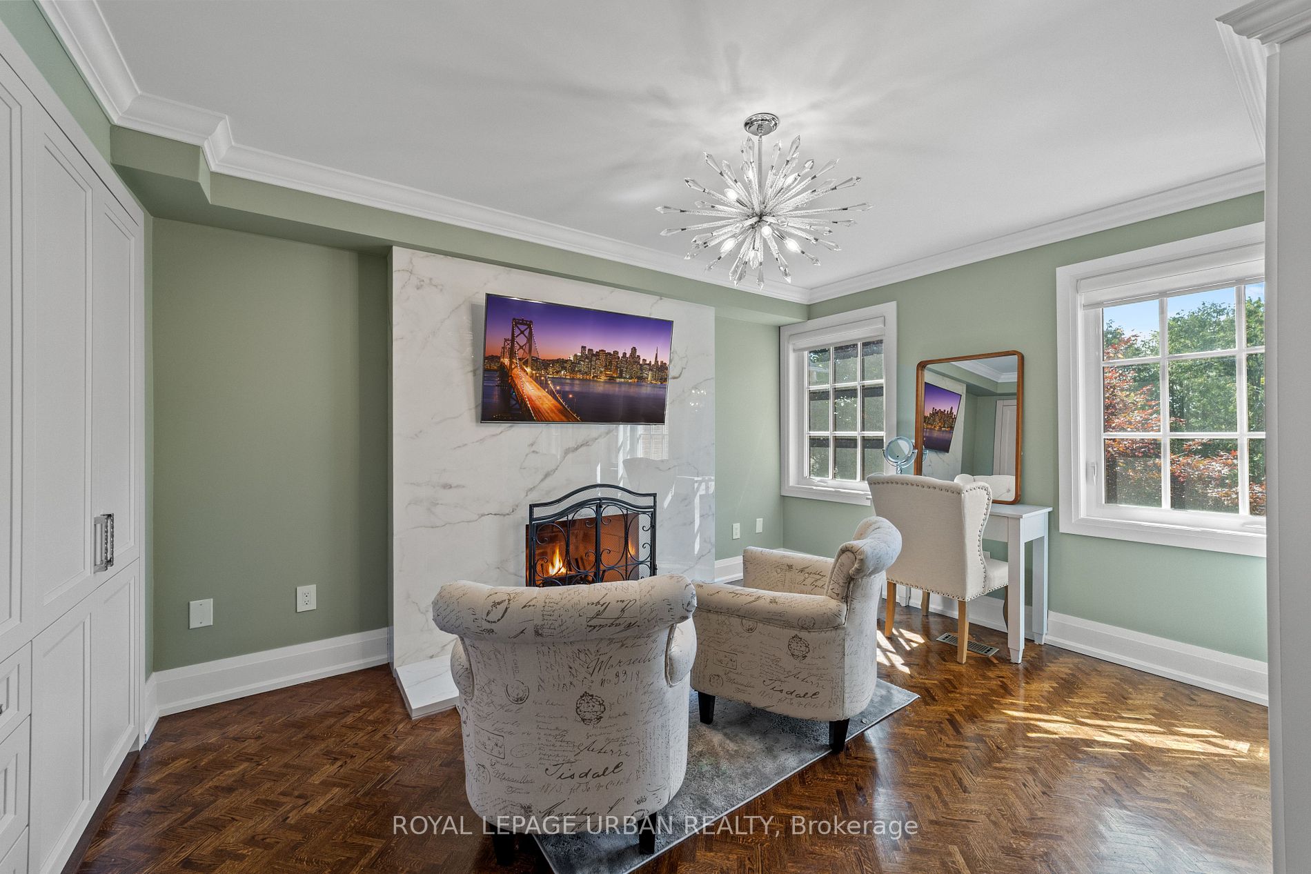 35 Willett Crescent