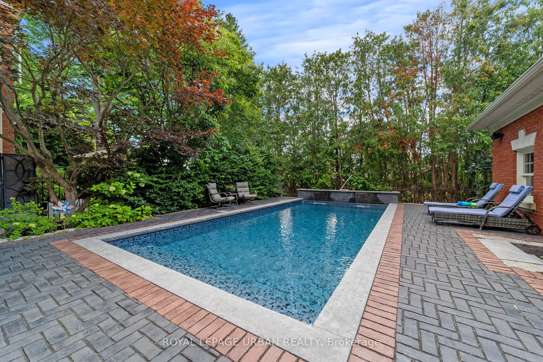 35 Willett Crescent