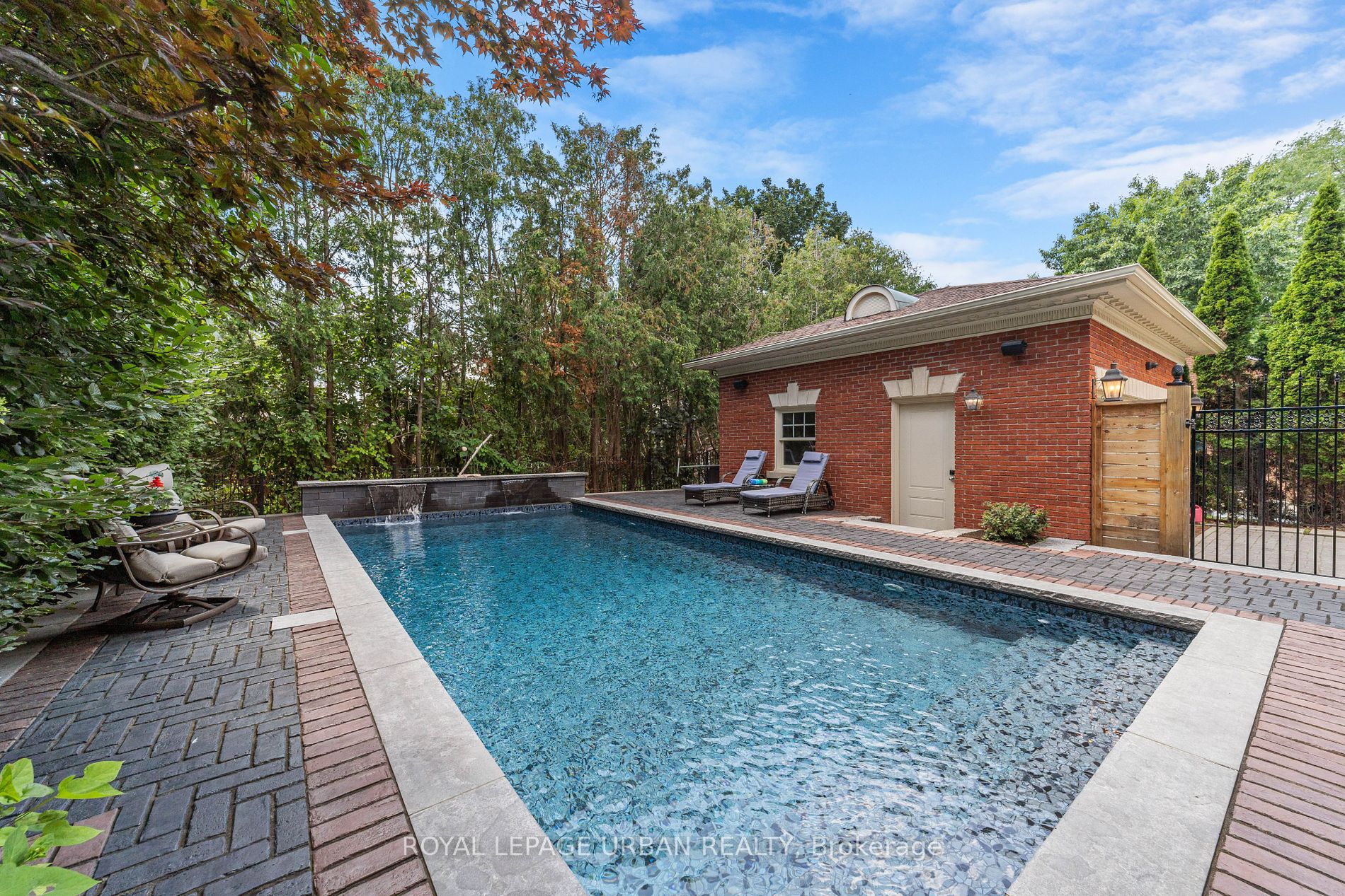 35 Willett Crescent