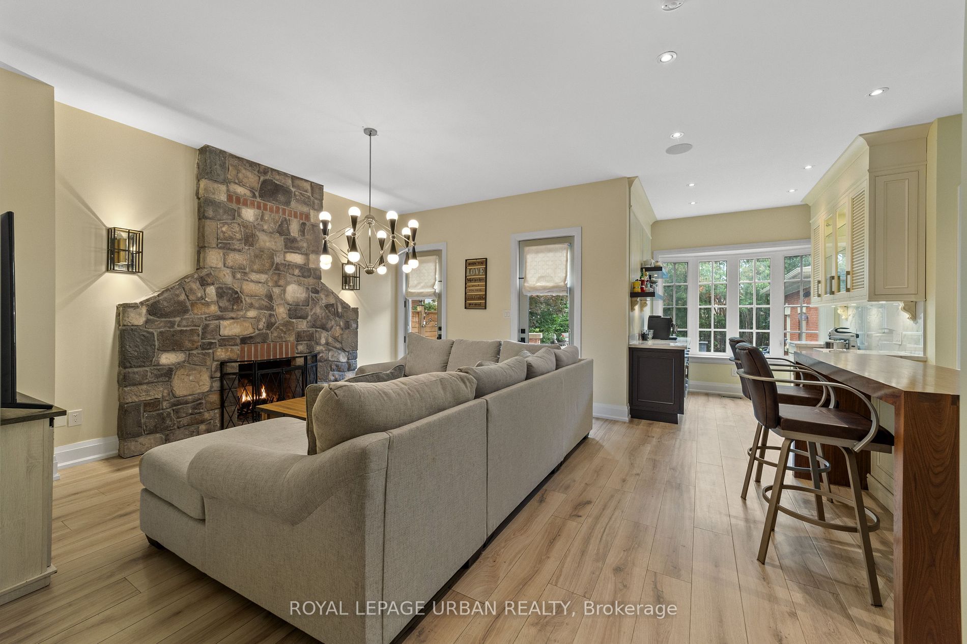 35 Willett Crescent