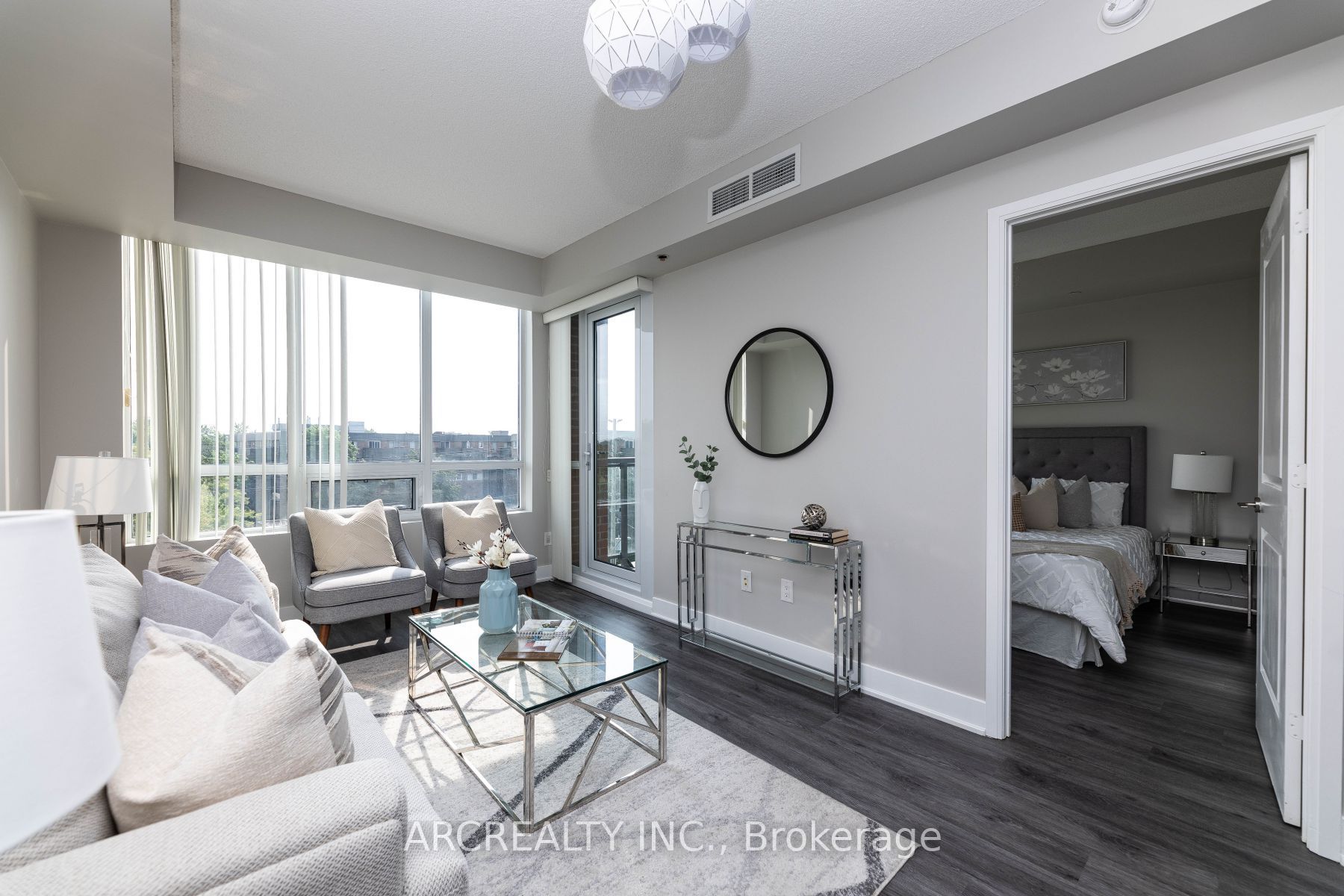7608 Yonge Street #618