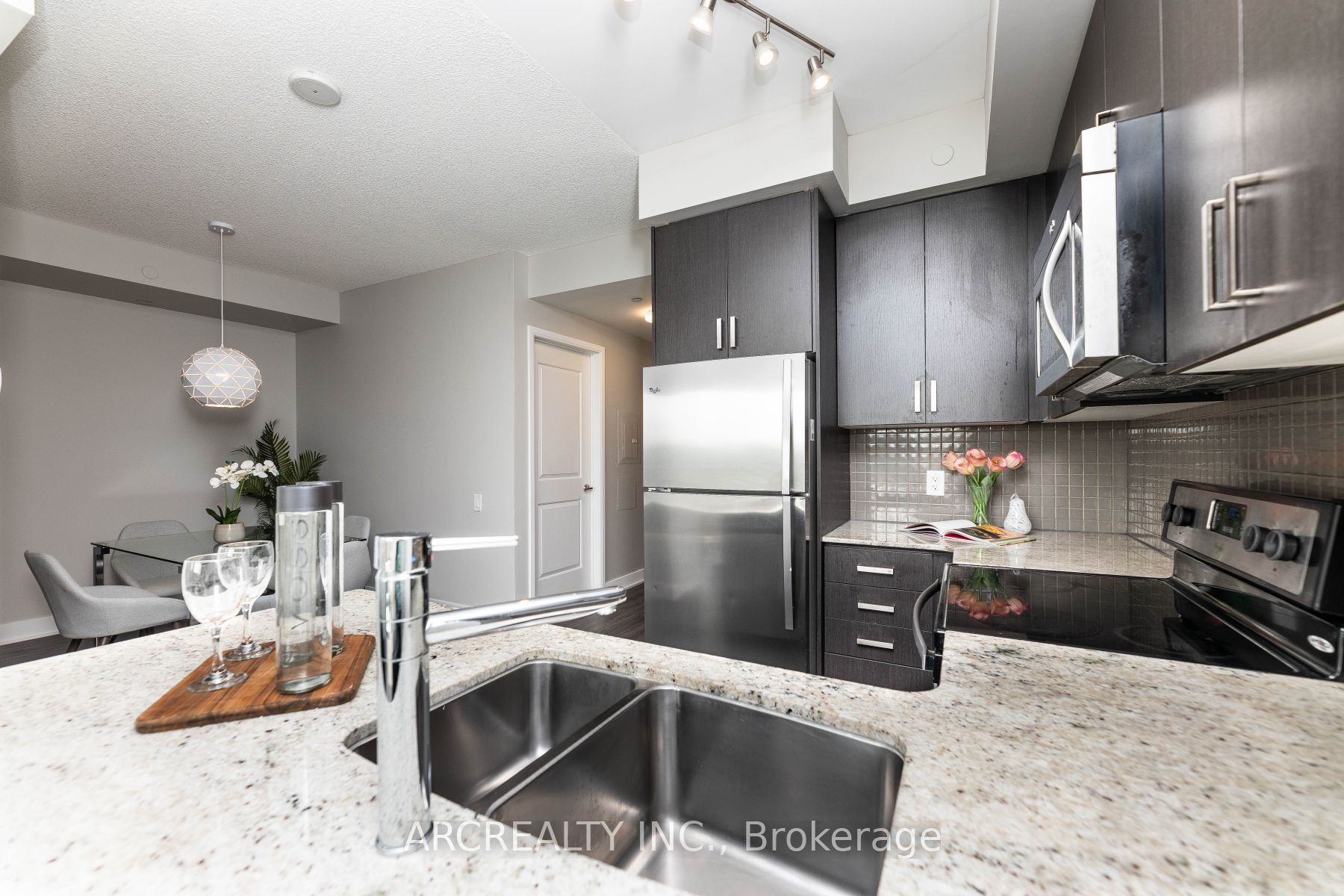 7608 Yonge Street #618