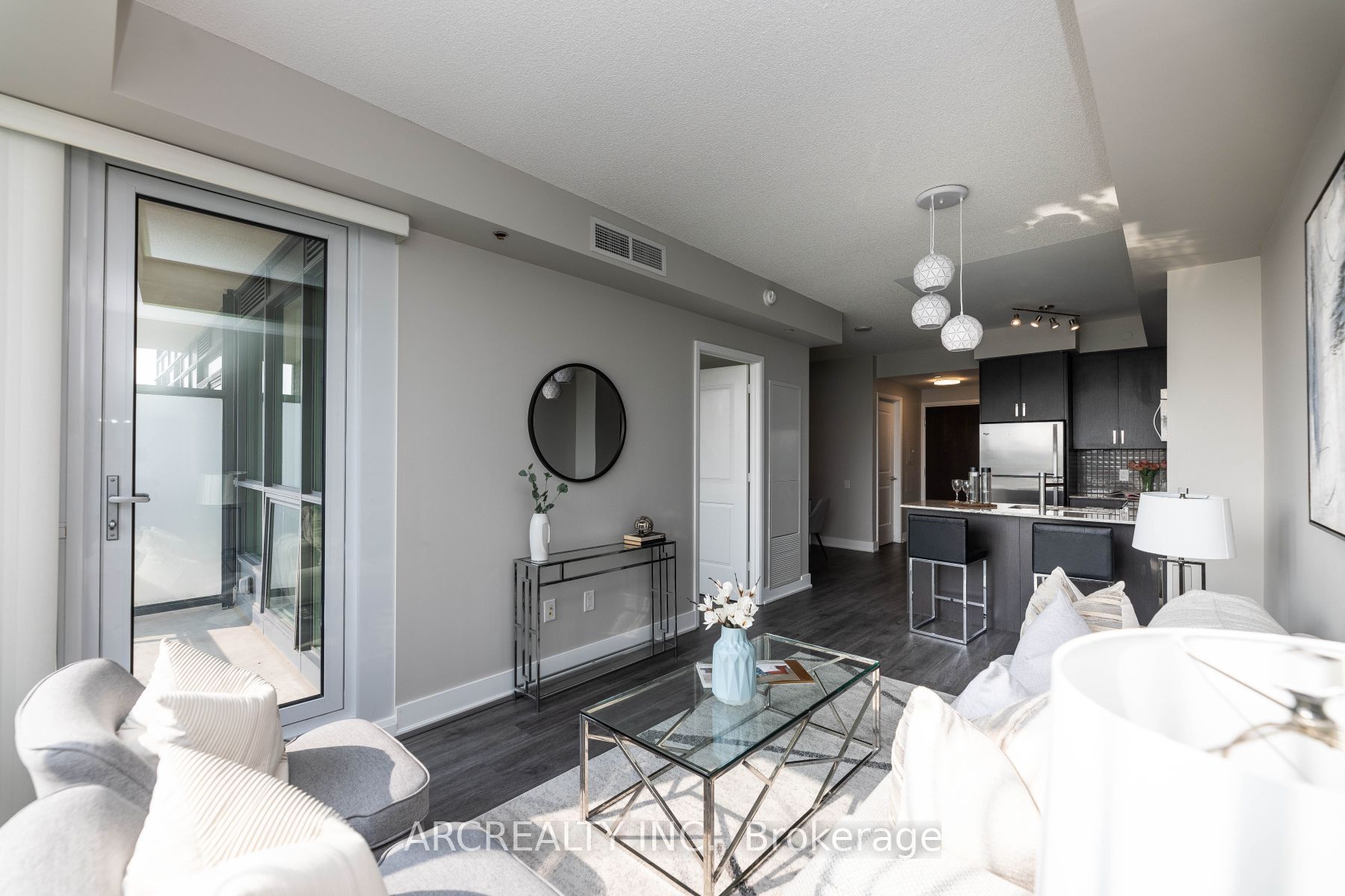 7608 Yonge Street #618