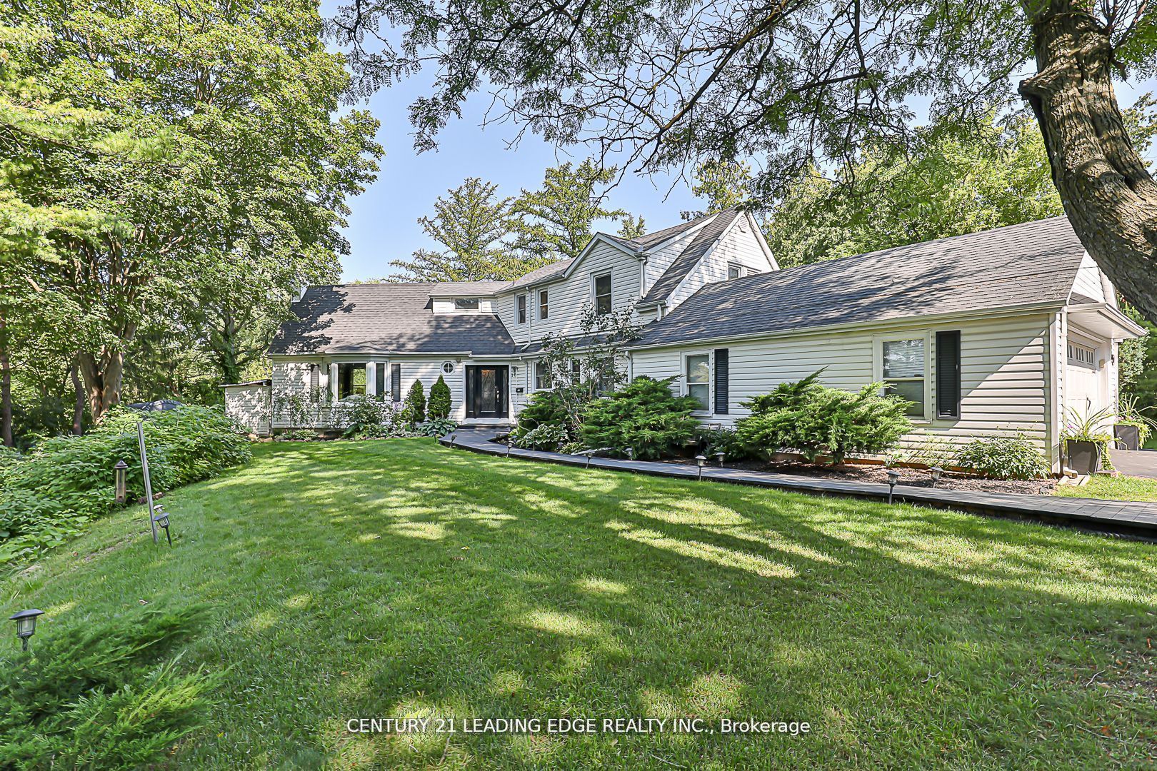 10 YORKTON Boulevard