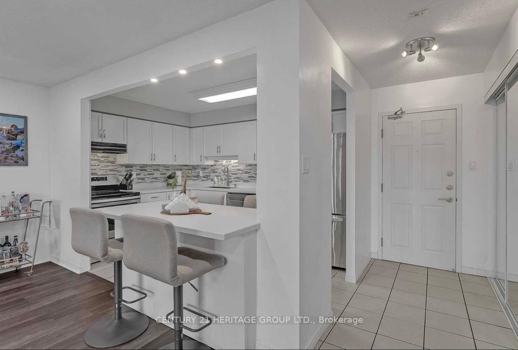 309 Major Mackenzie Drive E, #1014