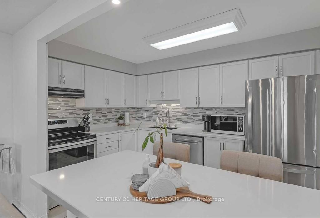 309 Major Mackenzie Drive E, #1014