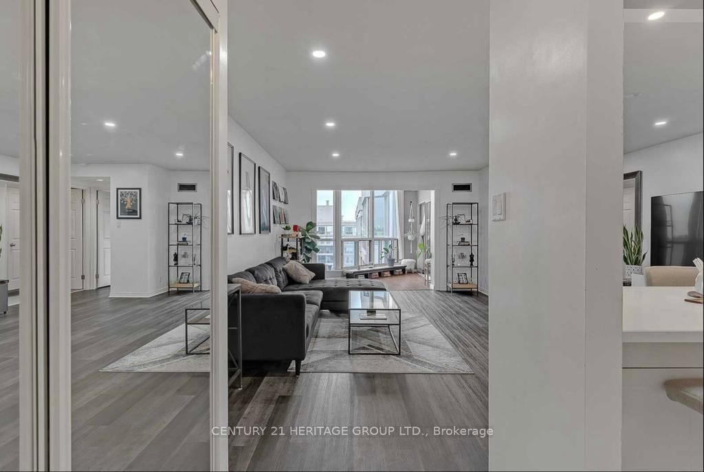 309 Major Mackenzie Drive E, #1014