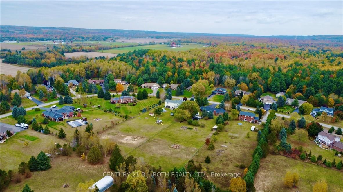 22 Pineview Tr