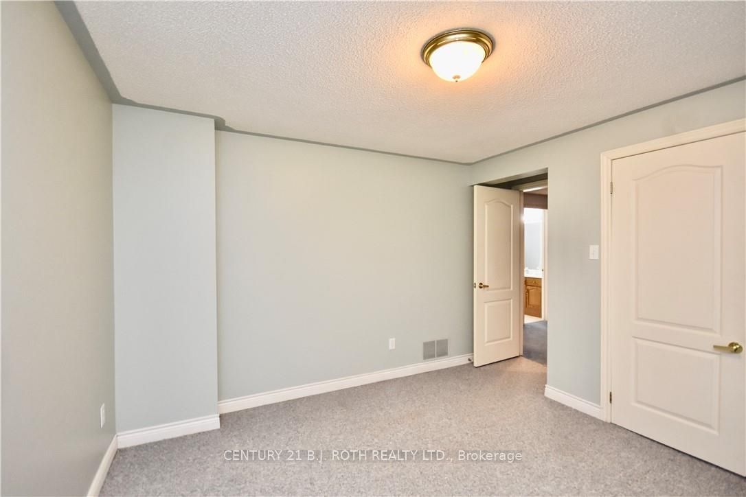 22 Pineview Tr