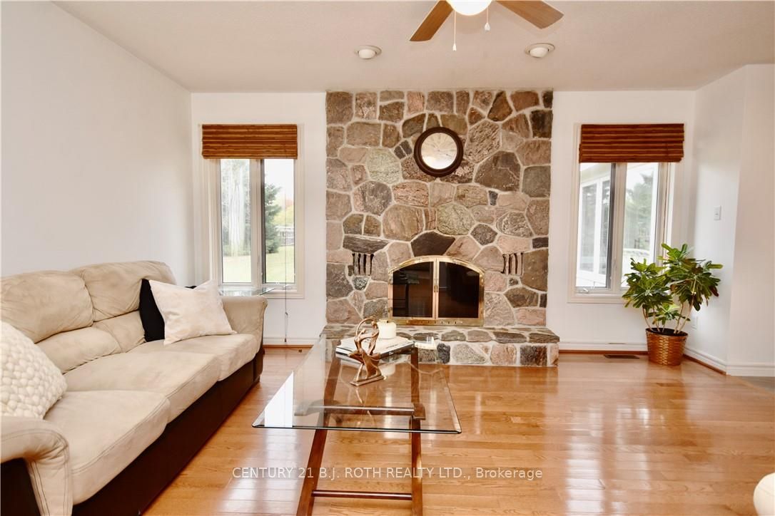22 Pineview Tr