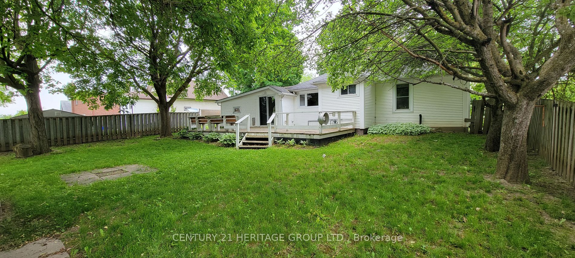 81 Denne Blvd N