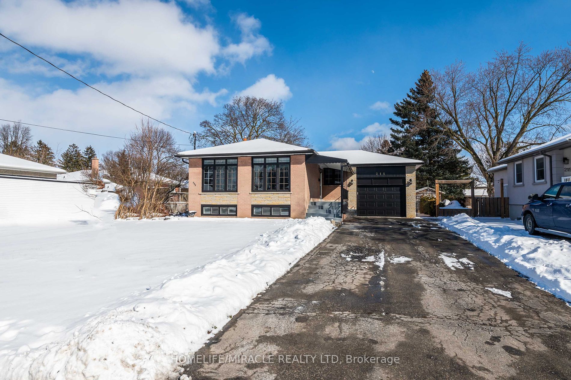 211 Norfolk Avenue